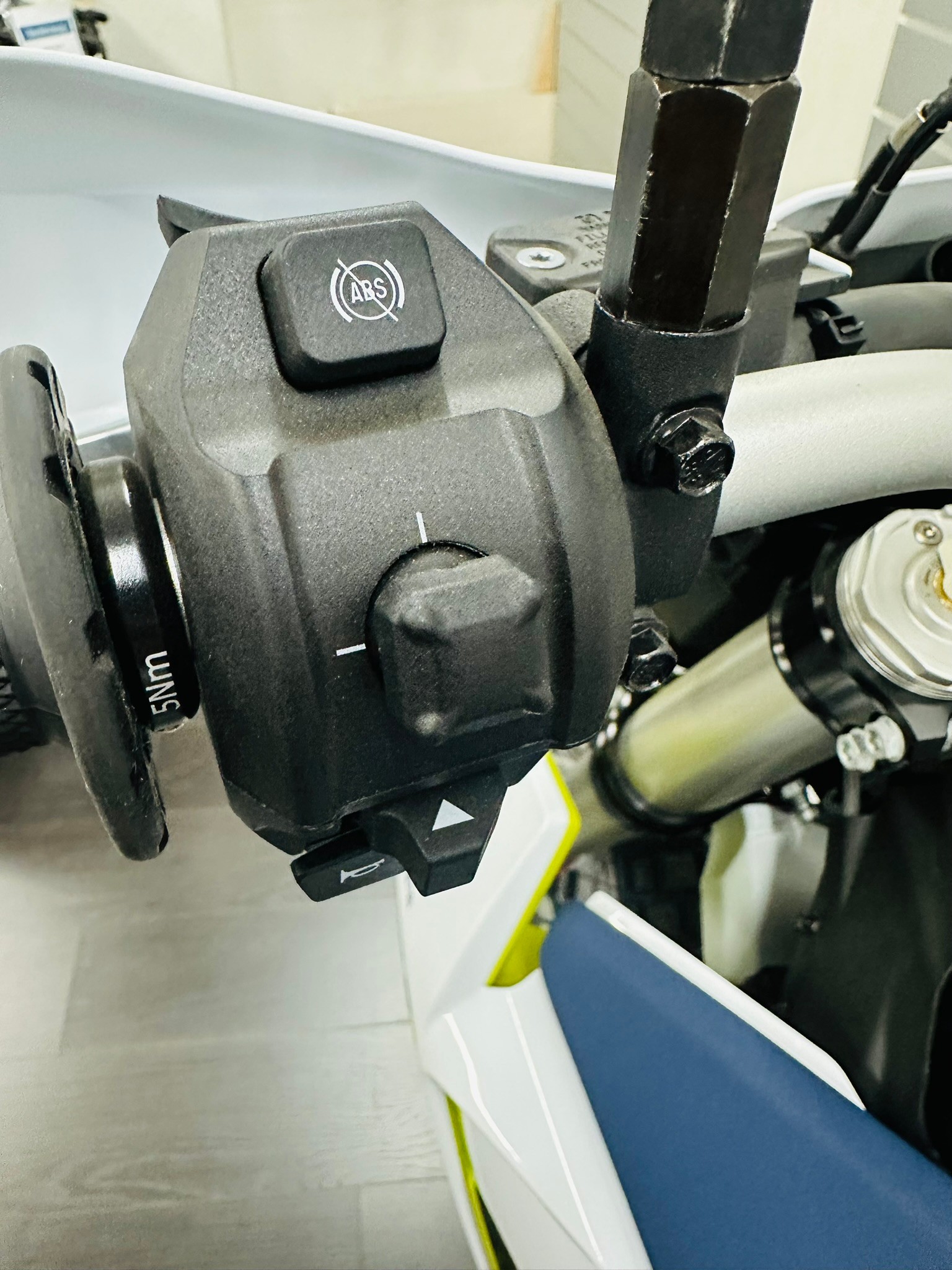 HUSQVARNA 701 Enduro (35kW)-image-7