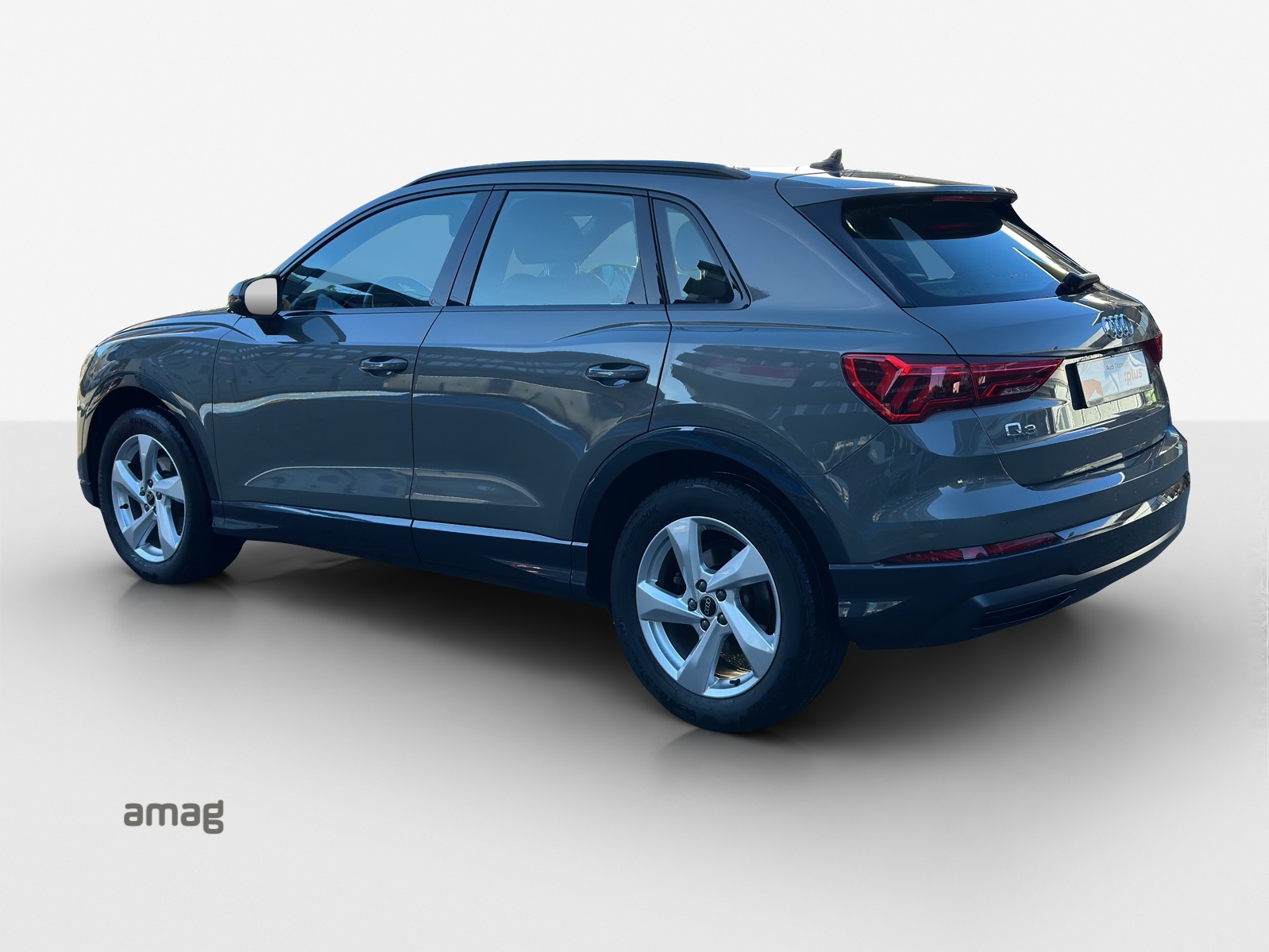 AUDI Q3 35 TFSI advanced Attraction S-tronic-showroom-element-2