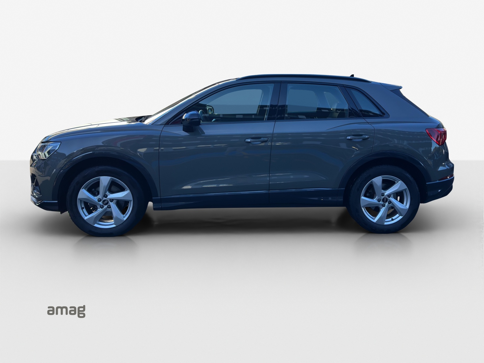 AUDI Q3 35 TFSI advanced Attraction S-tronic-showroom-element-1
