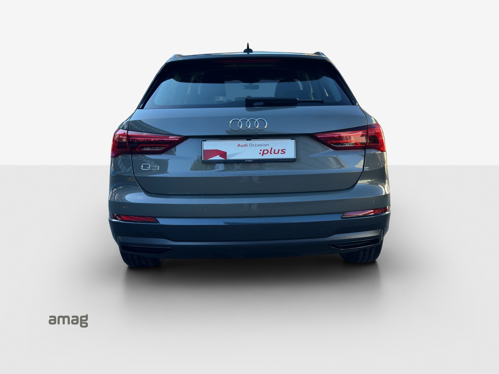 AUDI Q3 35 TFSI advanced Attraction S-tronic-showroom-element-3