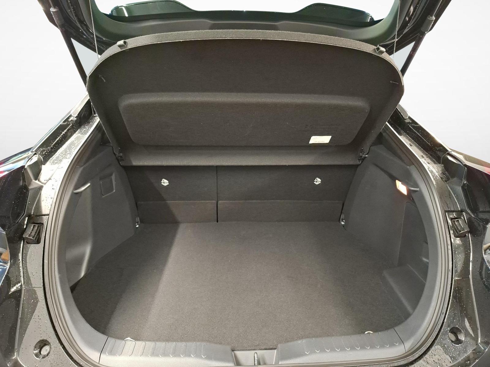 TOYOTA C-HR 2.0 PHEV Swiss Edition-image-11
