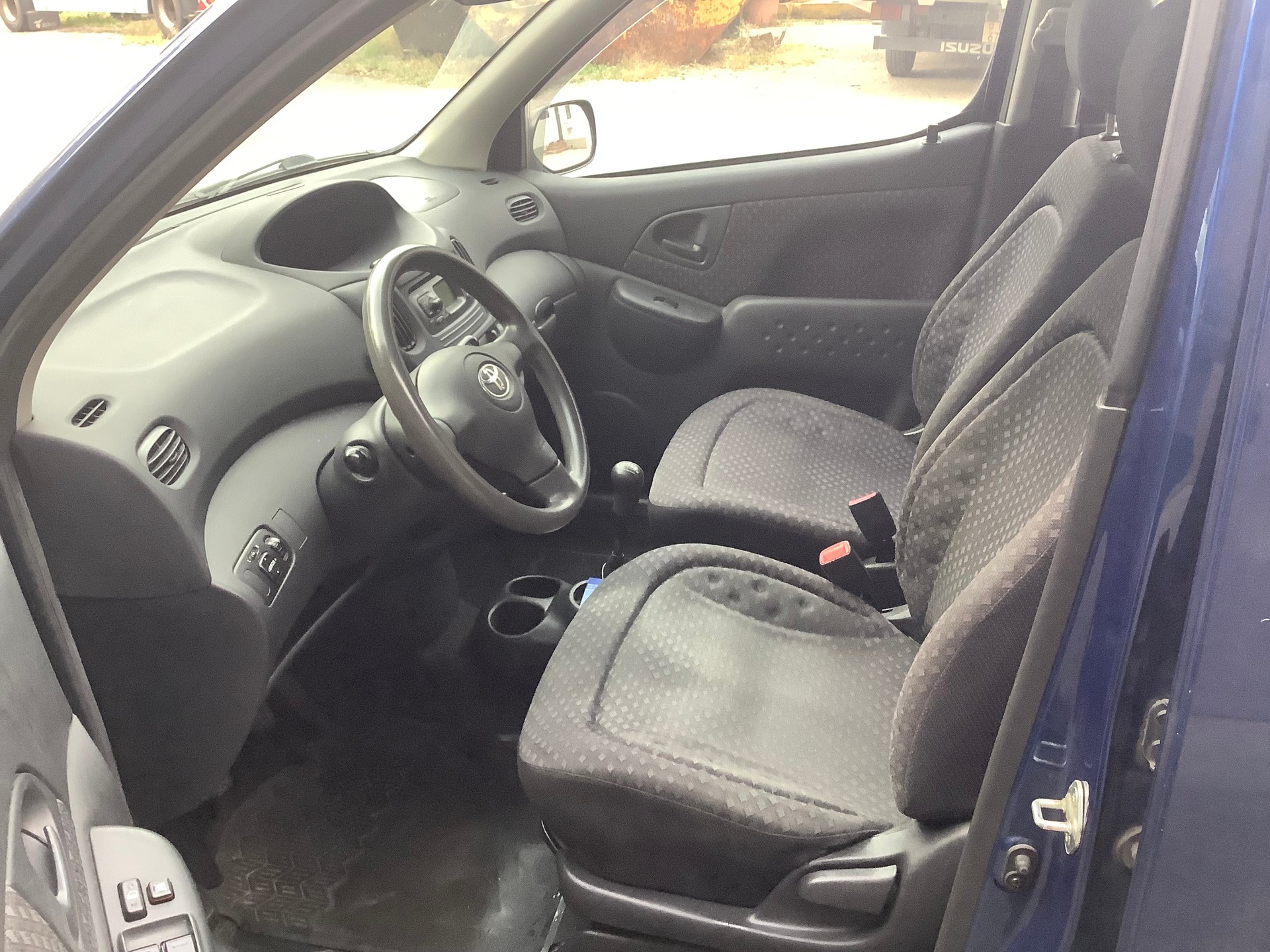TOYOTA Yaris Verso 1.3 Linea Sol-image-8