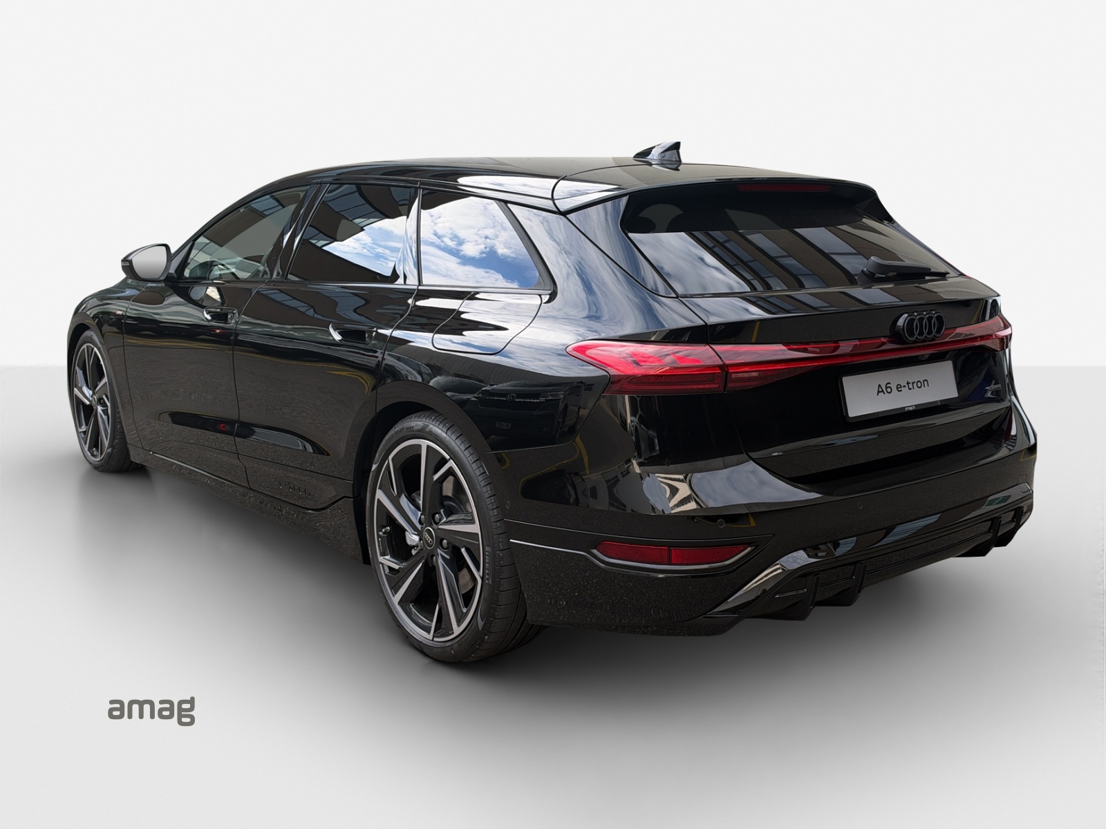 AUDI A6 Avant e-tron quattro-showroom-element-2