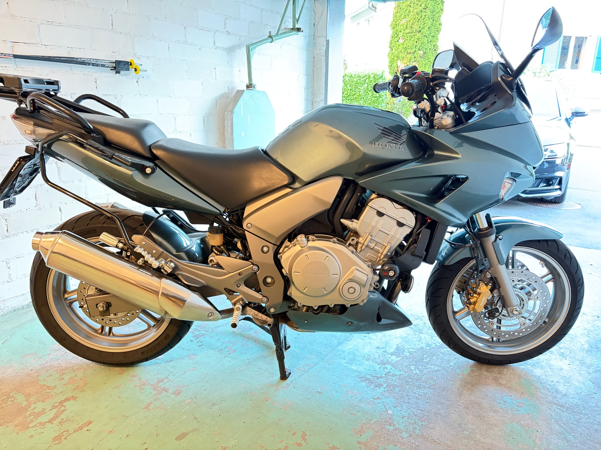HONDA CBF 1000 ABS-image-1