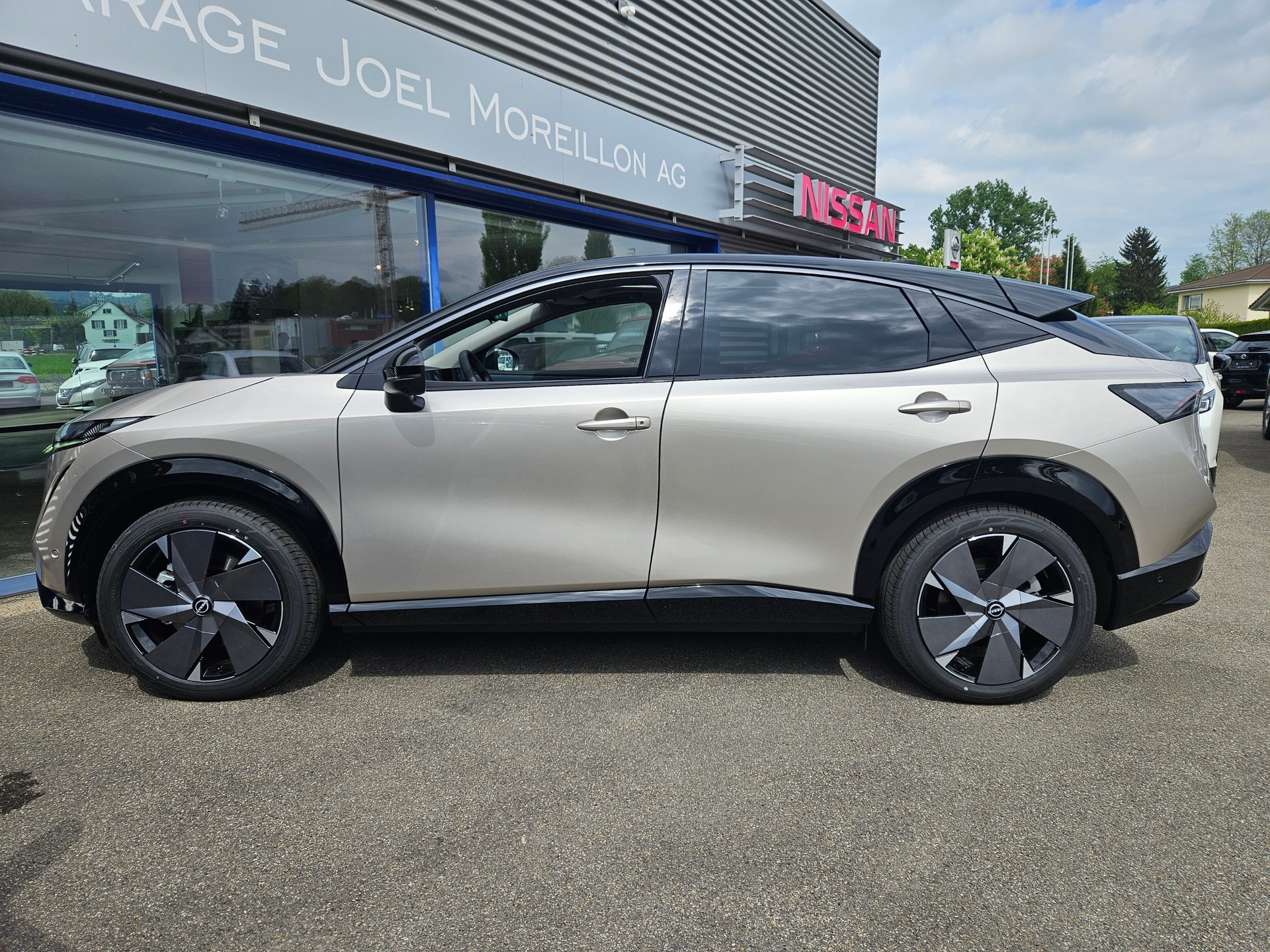 NISSAN Ariya 87 kWh e-4orce Evolve400 Allrad-showroom-element-2