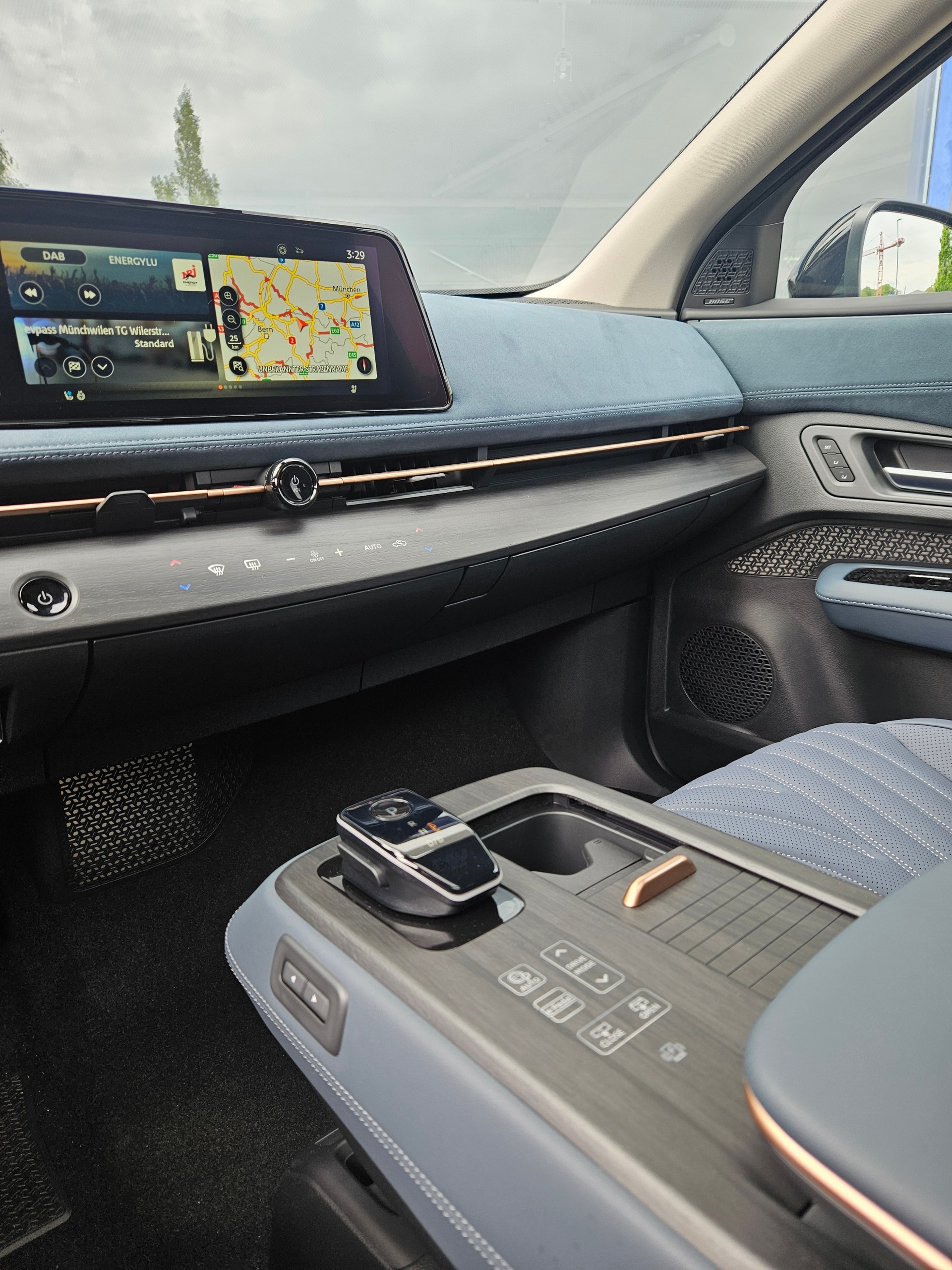 NISSAN Ariya 87 kWh e-4orce Evolve400 Allrad-image-4