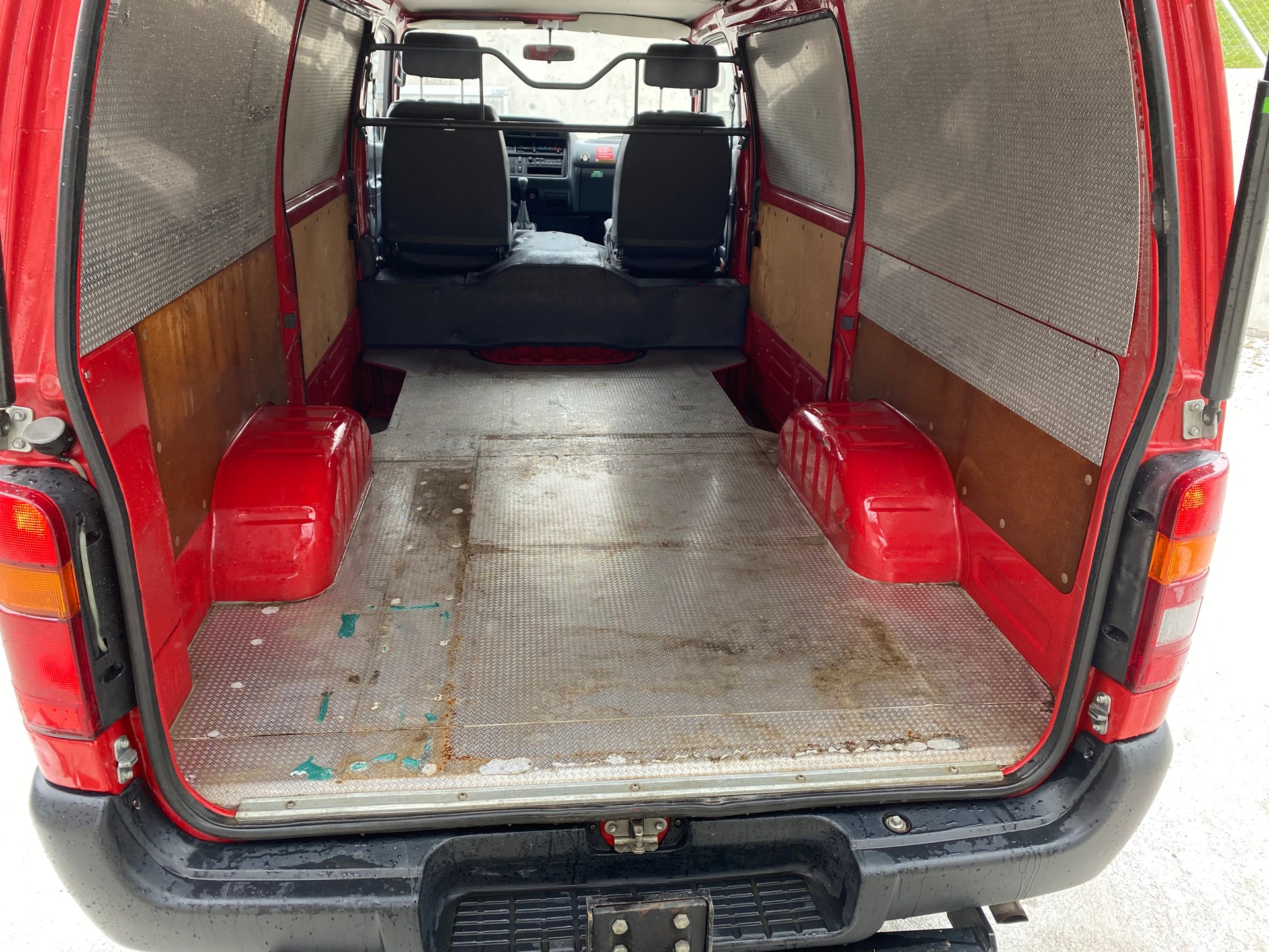 TOYOTA Hiace 2.4 EFI 4x4 Wagon-image-12