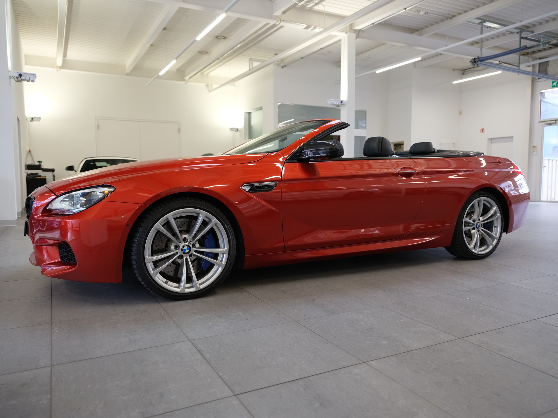 BMW M6 Cabrio Drivelogic-showroom-element-3