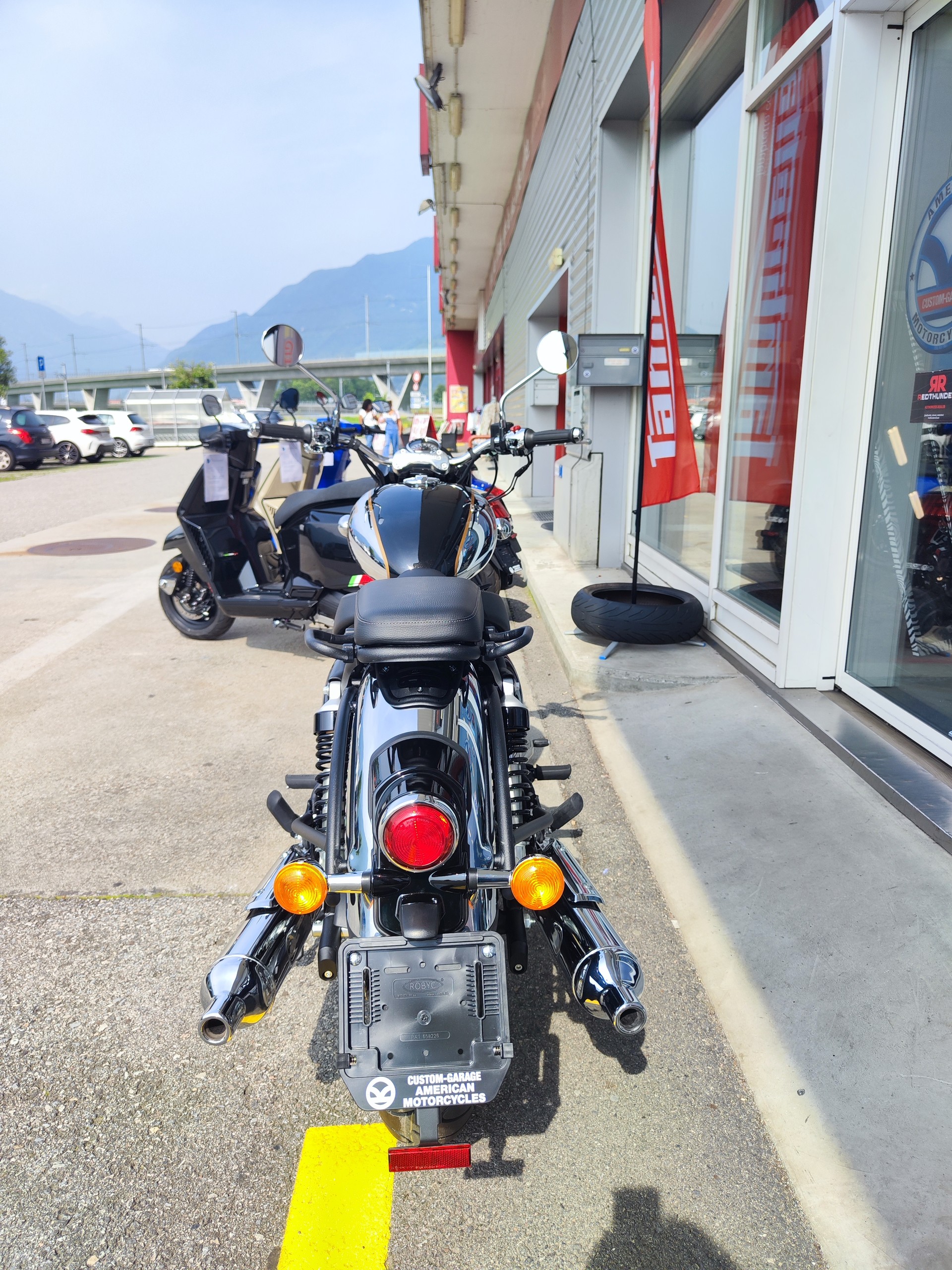 ROYAL ENFIELD Classic 650-image-3