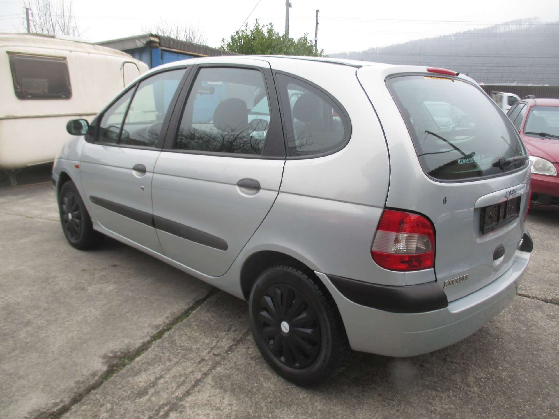 RENAULT SCENIC 2.0 16V AUTOMAT FÜR EXPORT (MOTOR + AUTOMAT DEFEKT)-image-1