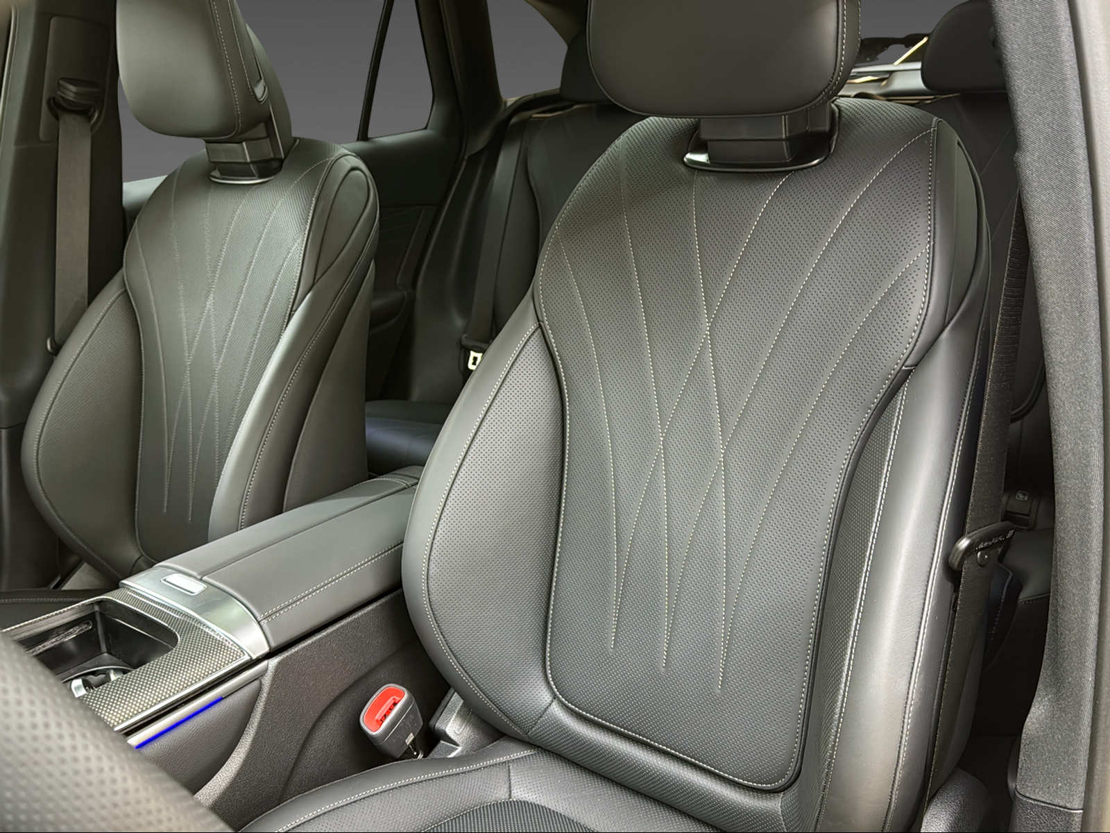 MERCEDES-BENZ GLC 300 d 4M 9G-Tronic-image-9