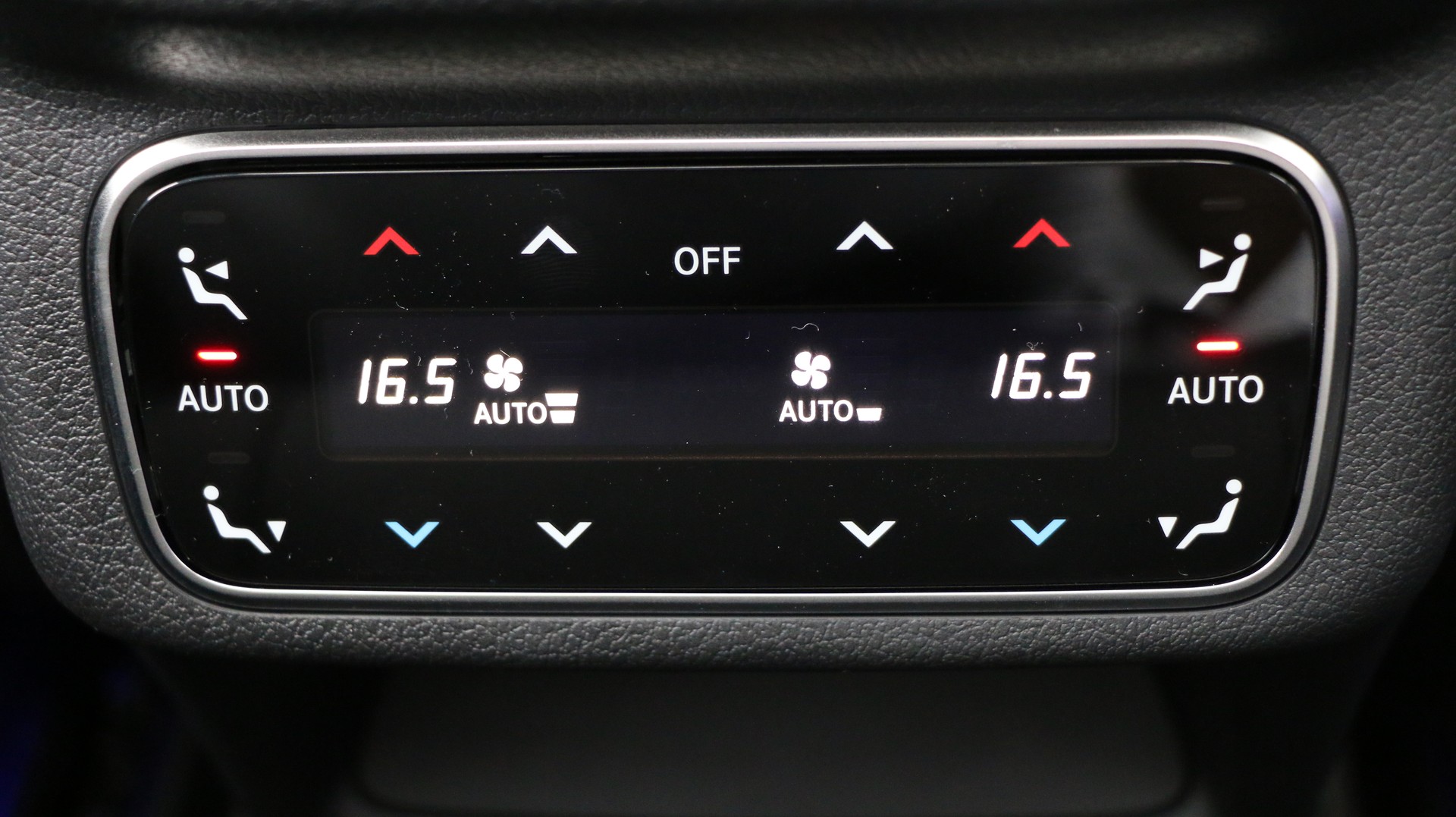 MERCEDES-BENZ GLC 400 e 4M 9G-Tronic-image-12