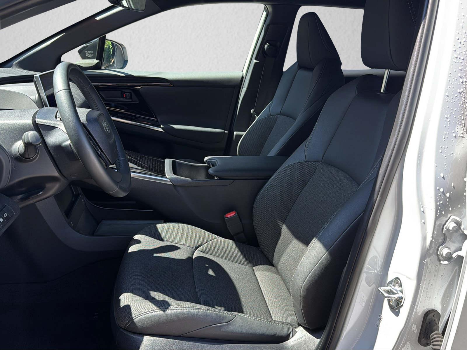 TOYOTA bZ4X Style AWD-image-9