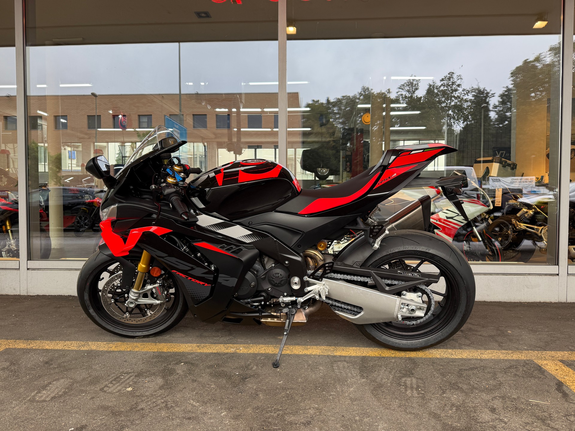 APRILIA RSV4 1100 E5+ Factory-image-7