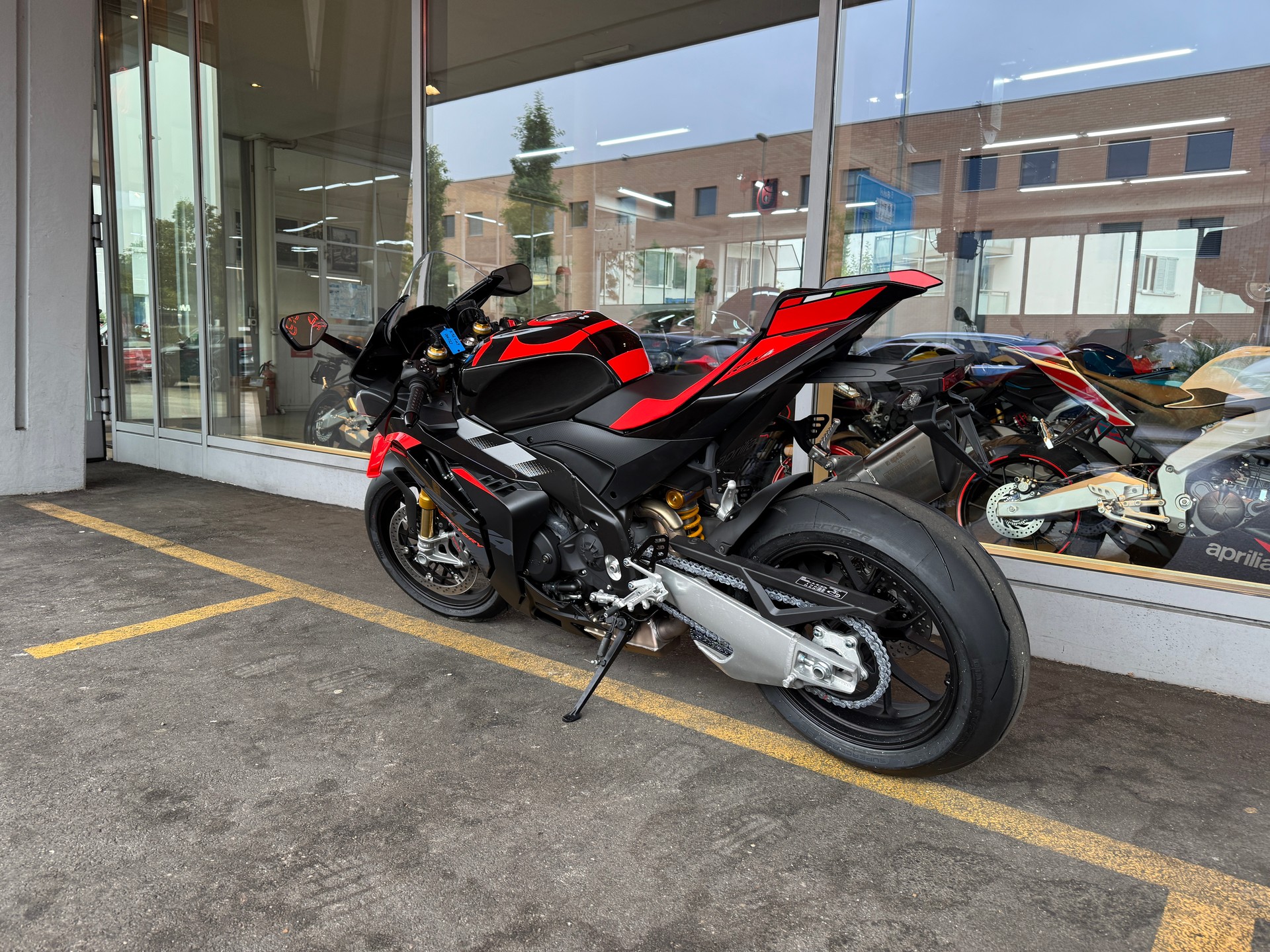 APRILIA RSV4 1100 E5+ Factory-image-6