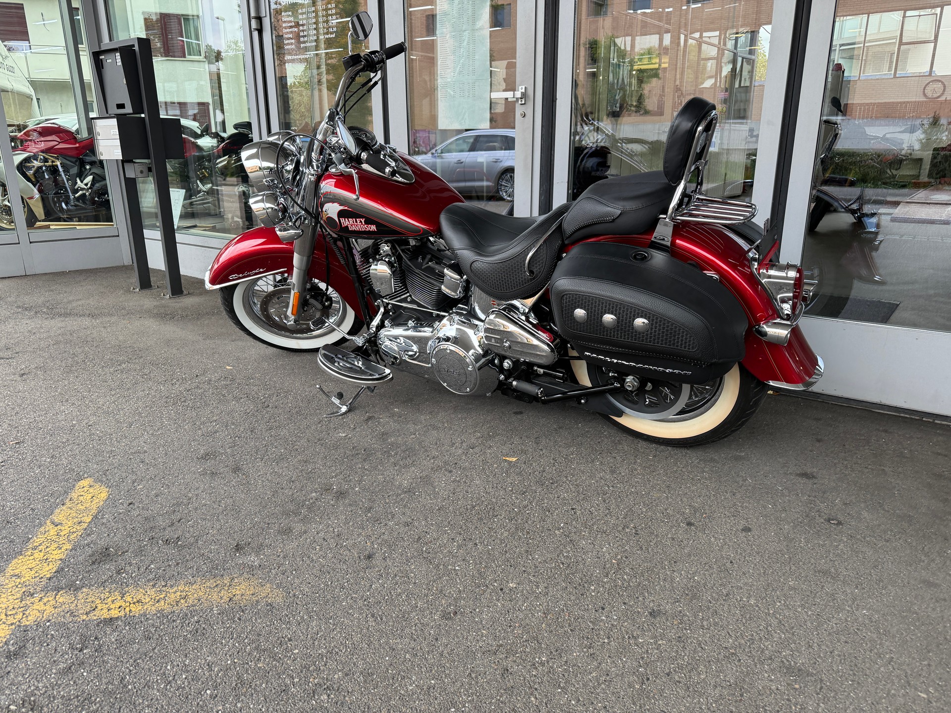 HARLEY-DAVIDSON FLSTN Softail Deluxe-image-8