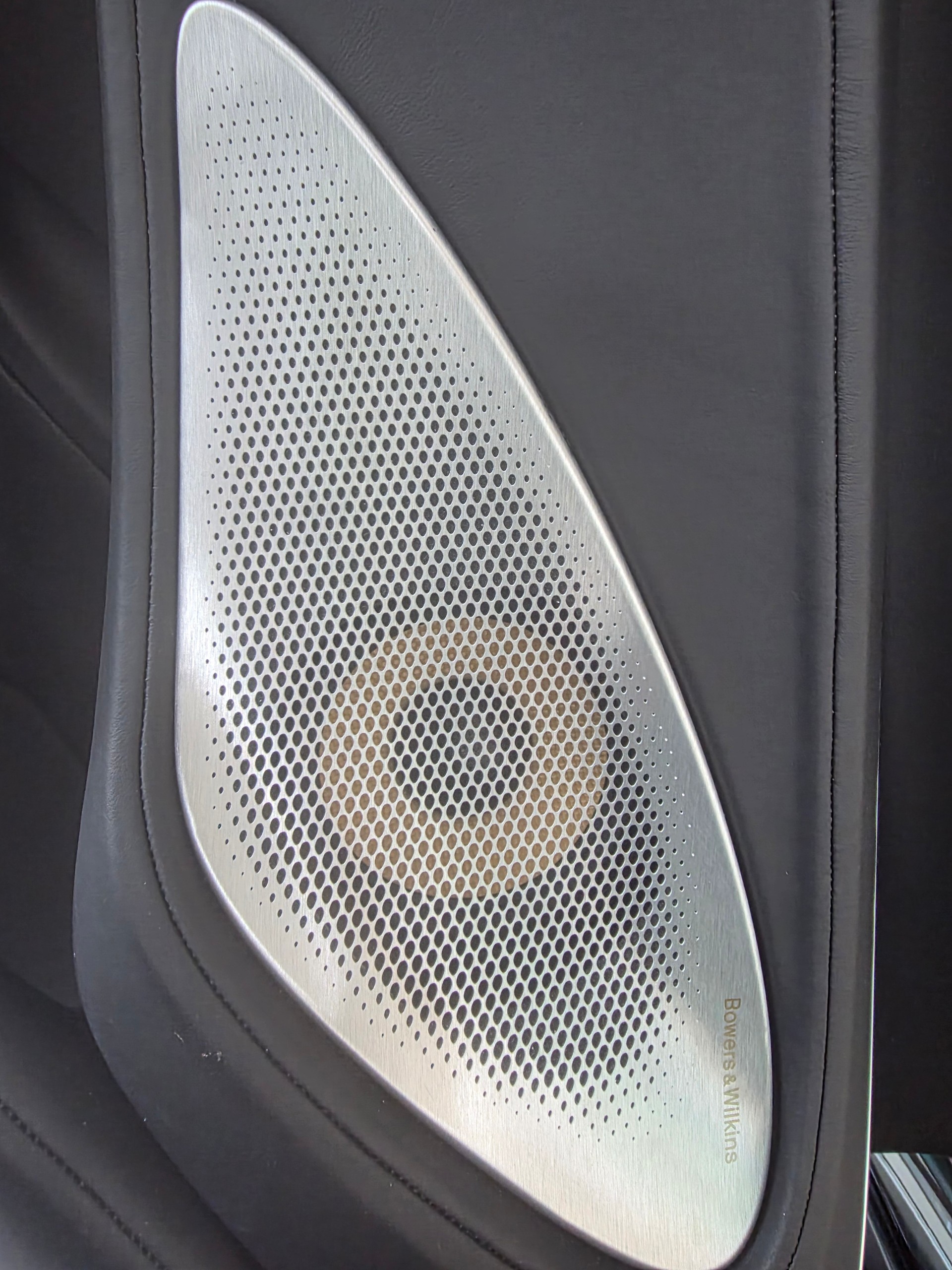 McLAREN GT-image-8