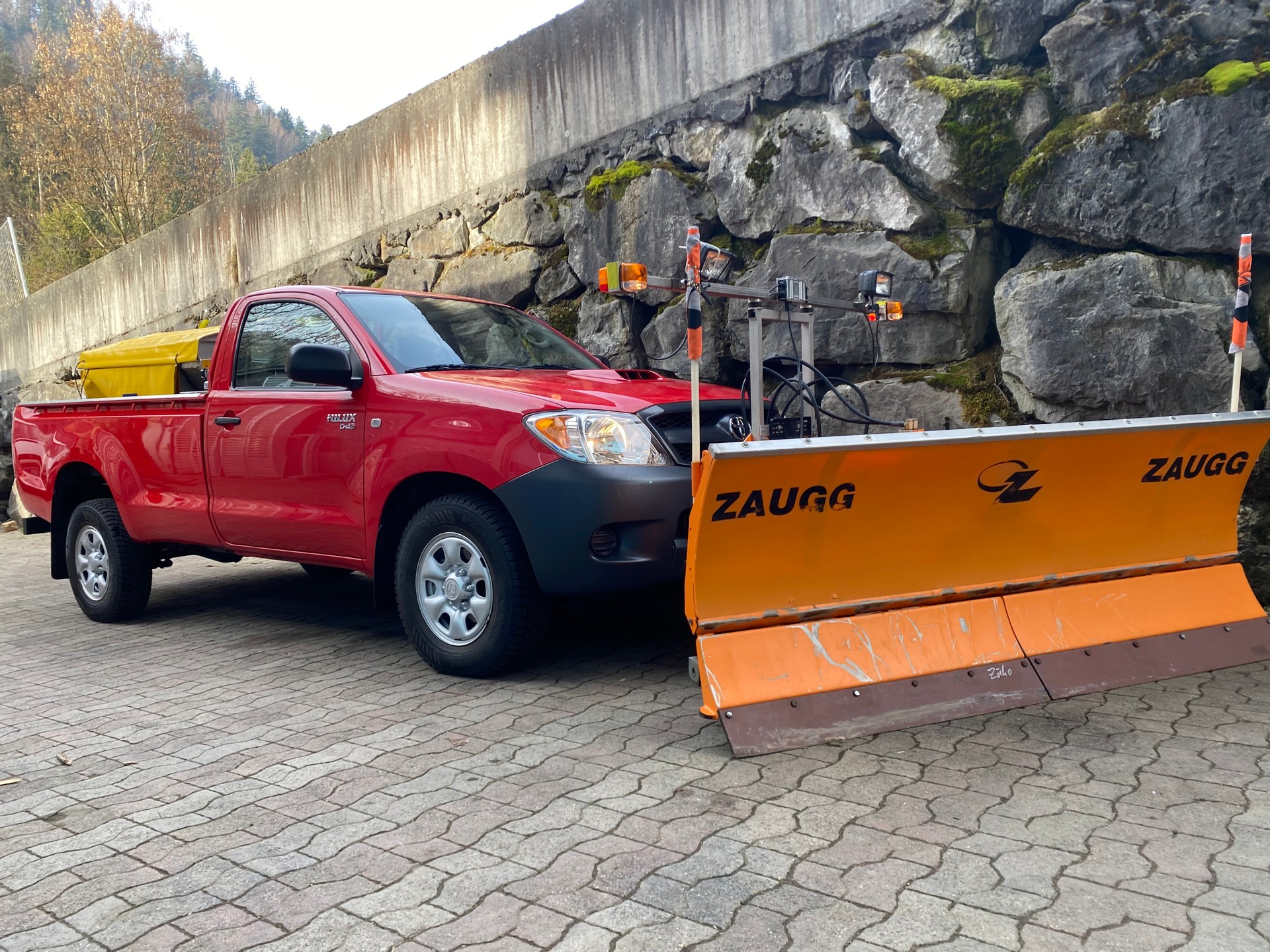 TOYOTA Hilux 4x4 SingleCab LineaLuna