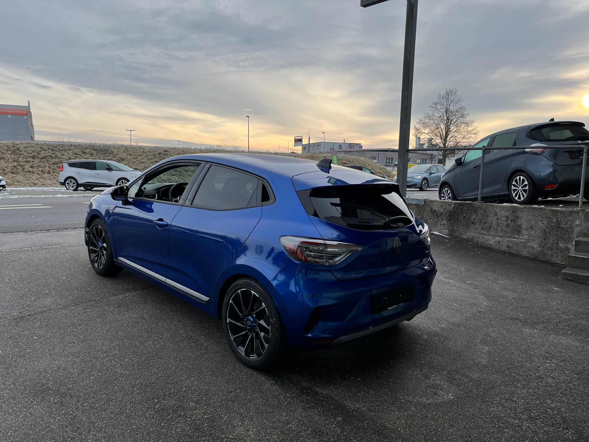 RENAULT Clio 1.6 E-Tech Esprit Alpine+++48 MONATE GARANTIE+++-showroom-element-1