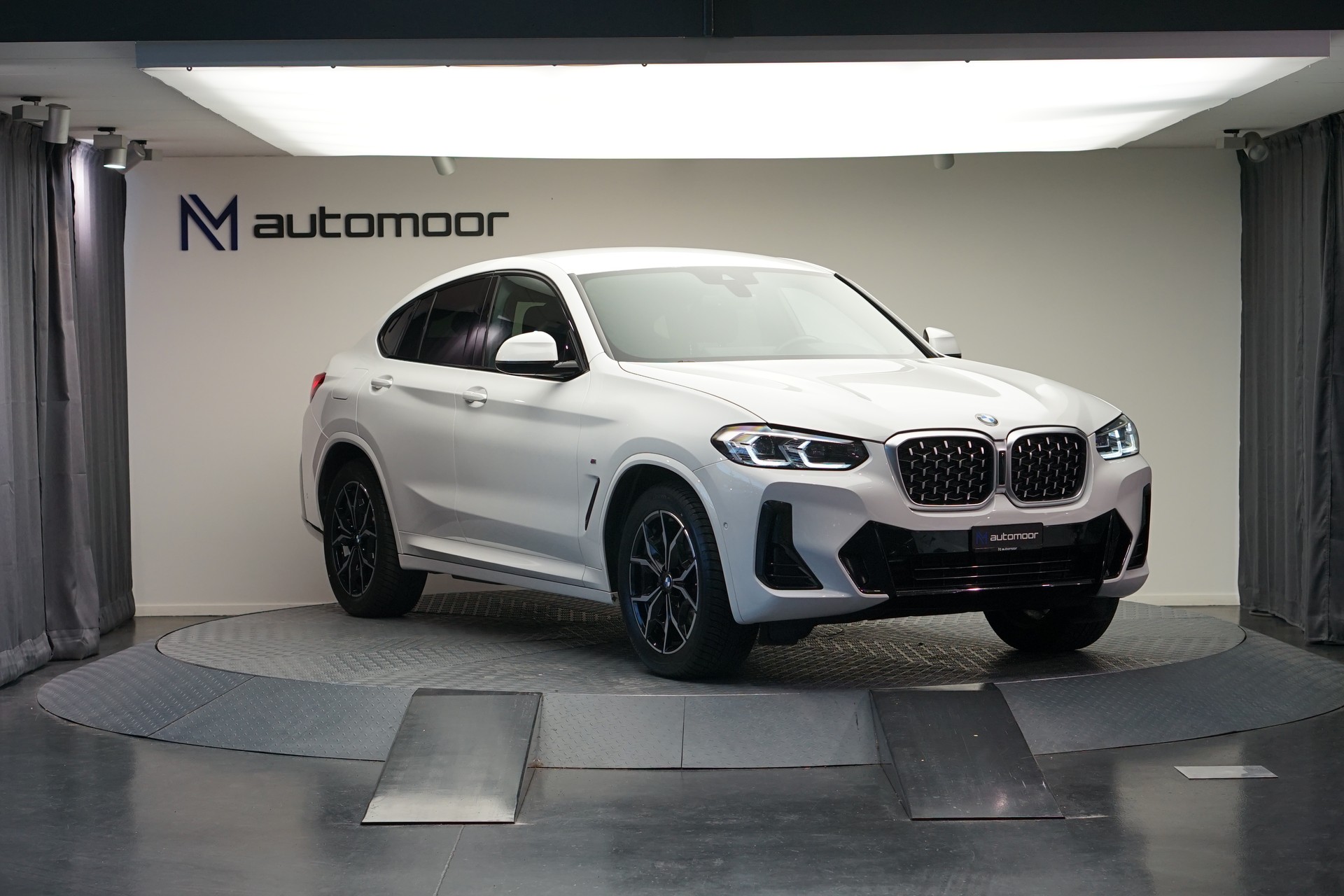 BMW X4 xDrive 48V 20d M Sport Steptronic-showroom-element-2