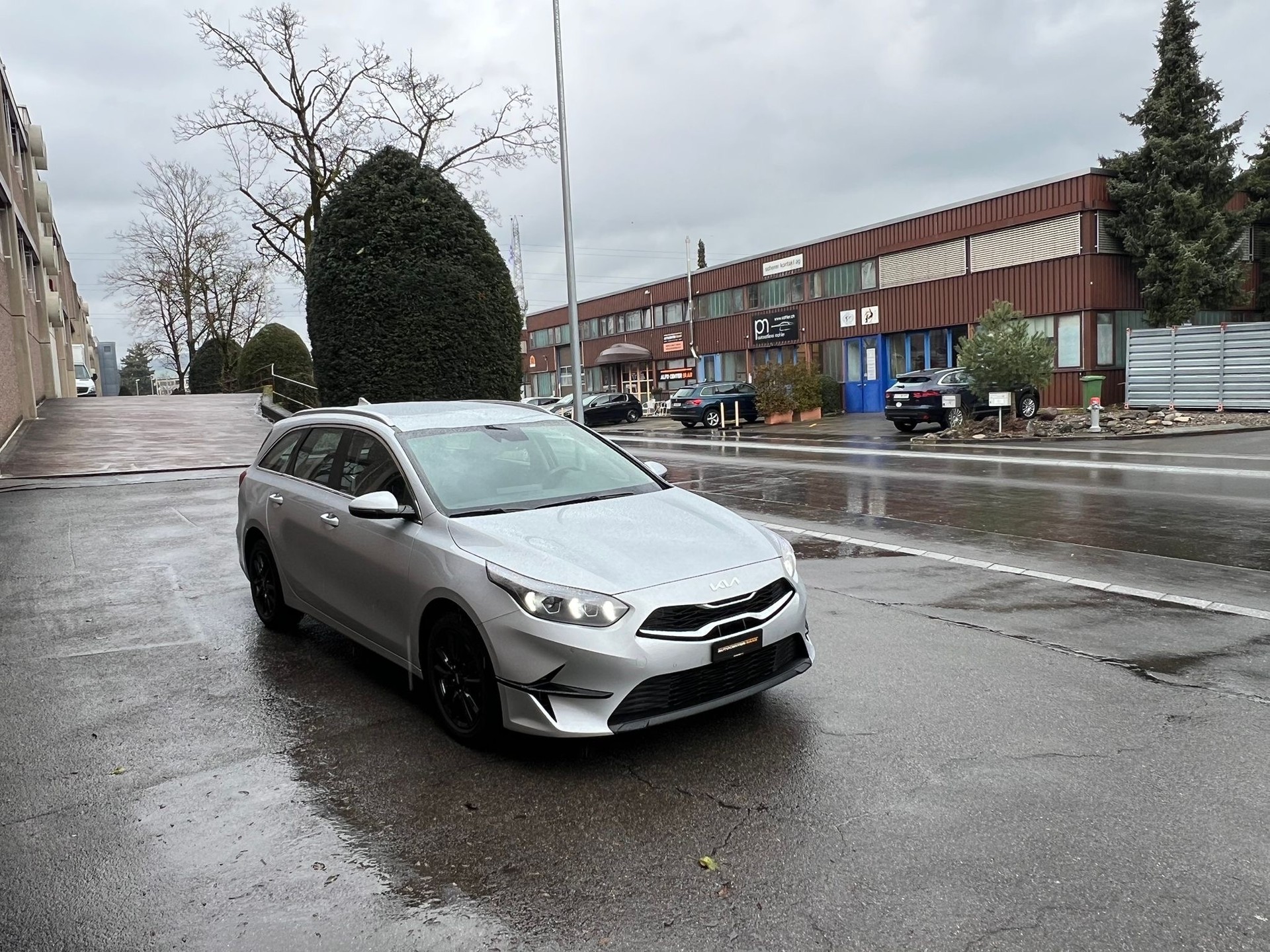 KIA Ceed Sportswagon 1.5 T-GDi MHEV Power DCT-showroom-element-3