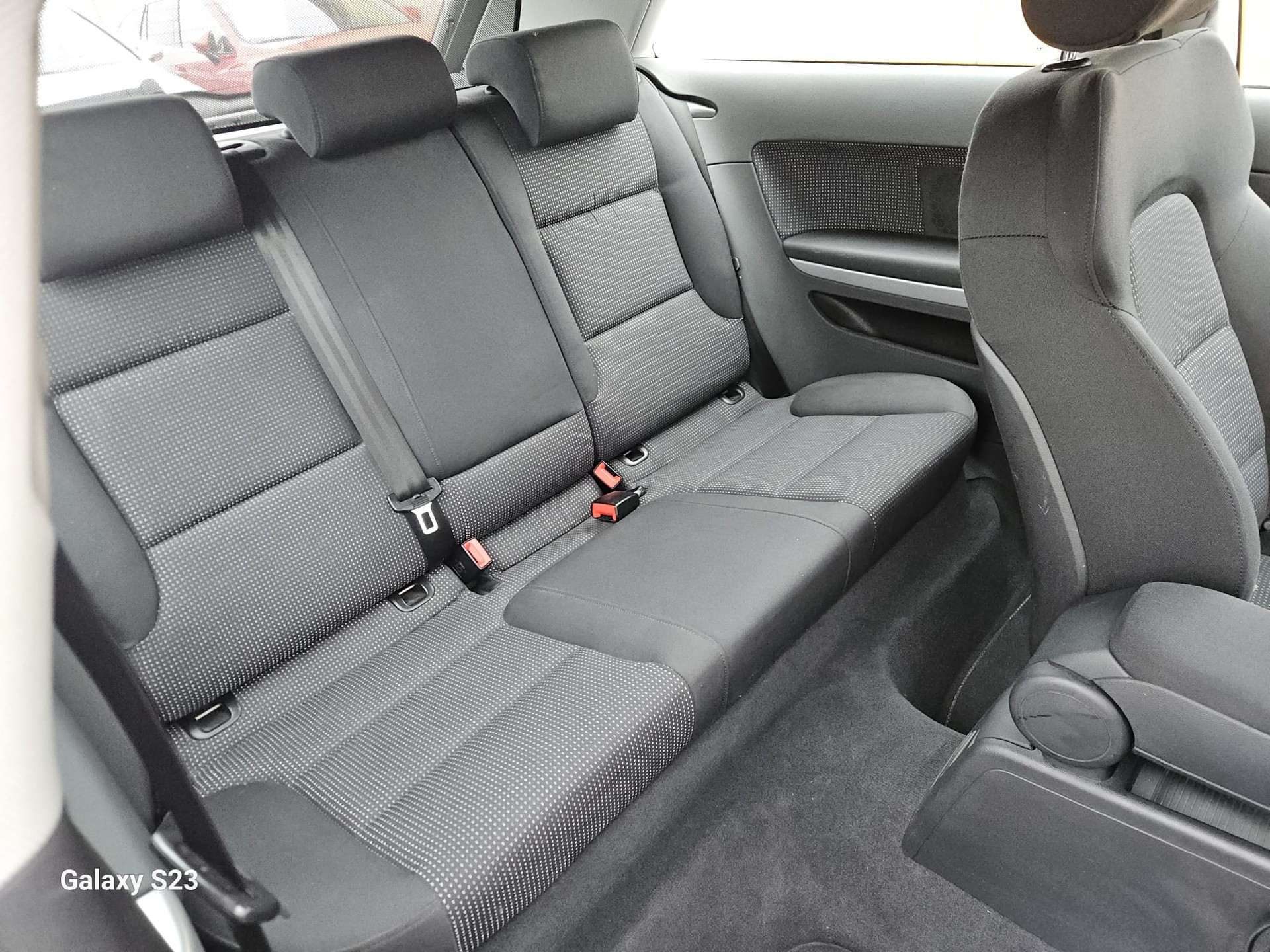 AUDI A3 1.8 Turbo FSI Ambition-image-8