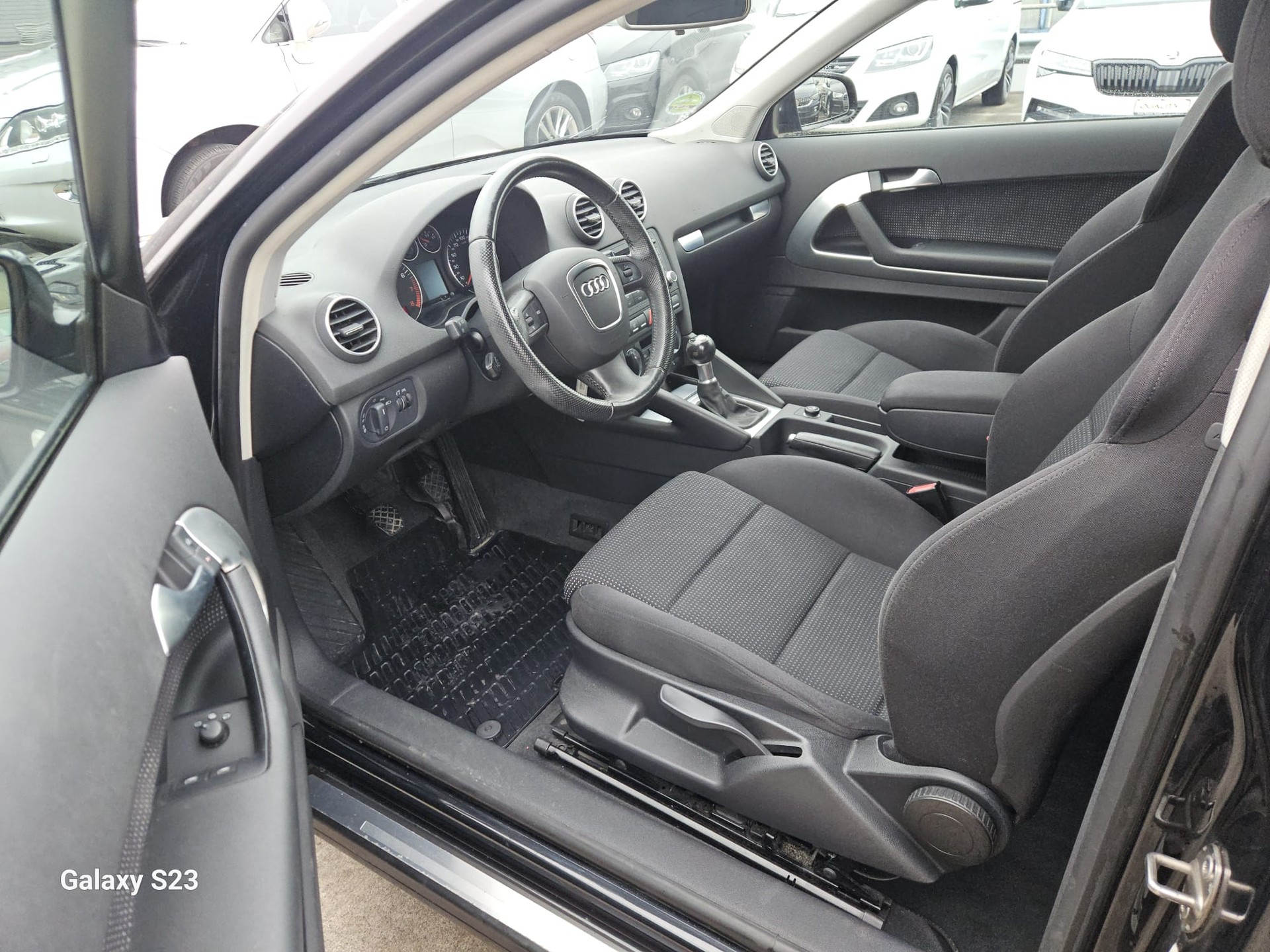AUDI A3 1.8 Turbo FSI Ambition-image-10