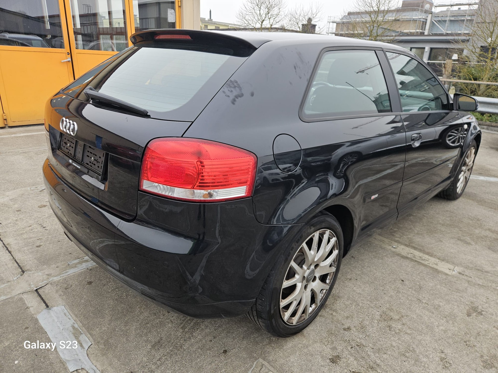 AUDI A3 1.8 Turbo FSI Ambition-showroom-element-3