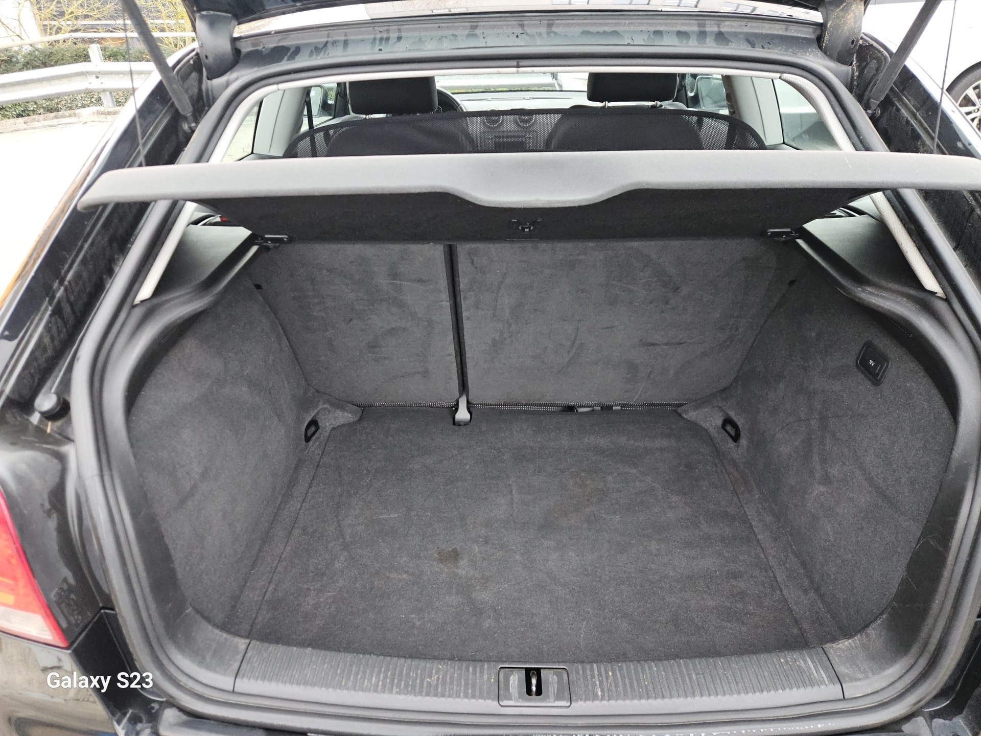 AUDI A3 1.8 Turbo FSI Ambition-image-9