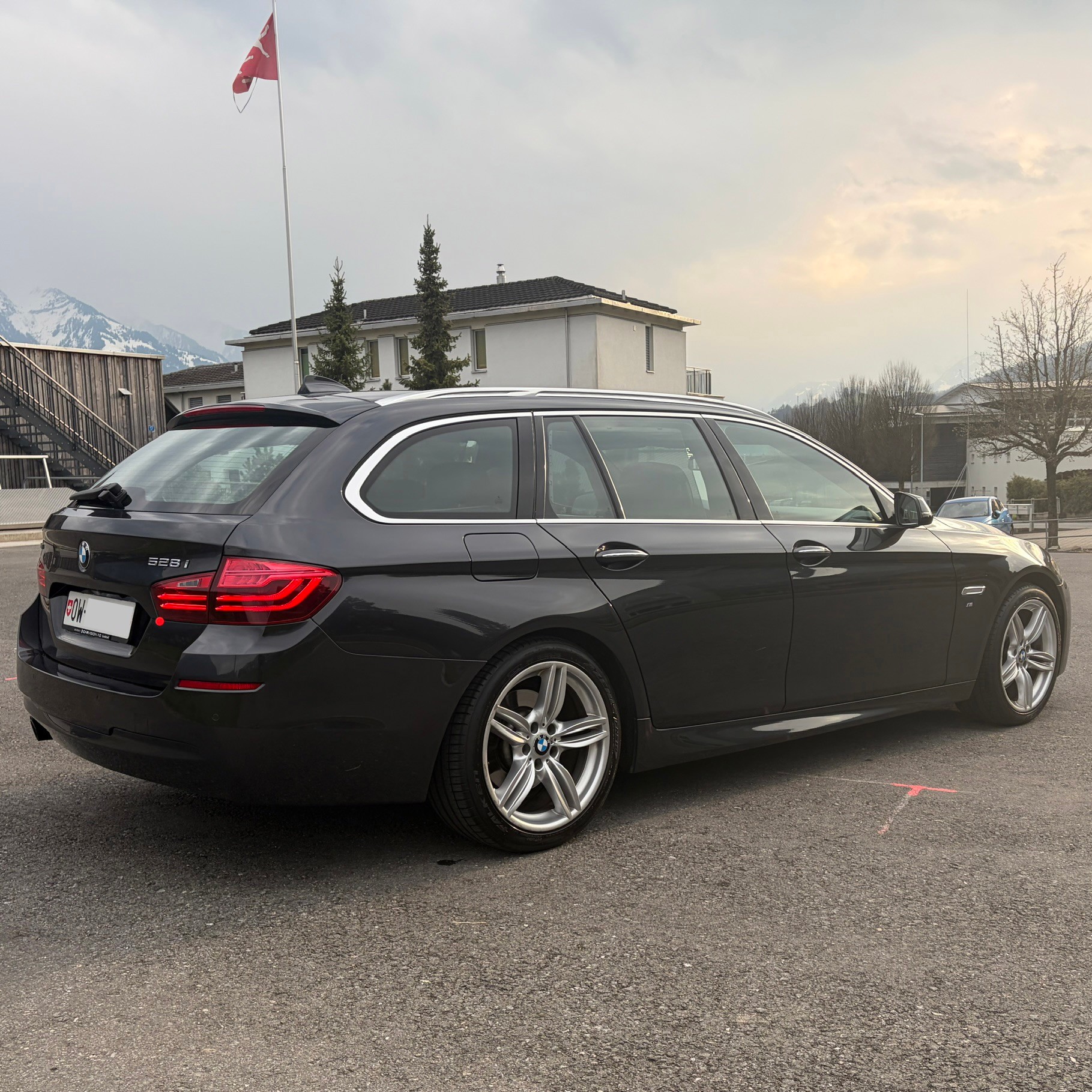 BMW 528i Touring xDrive Steptronic-image-5