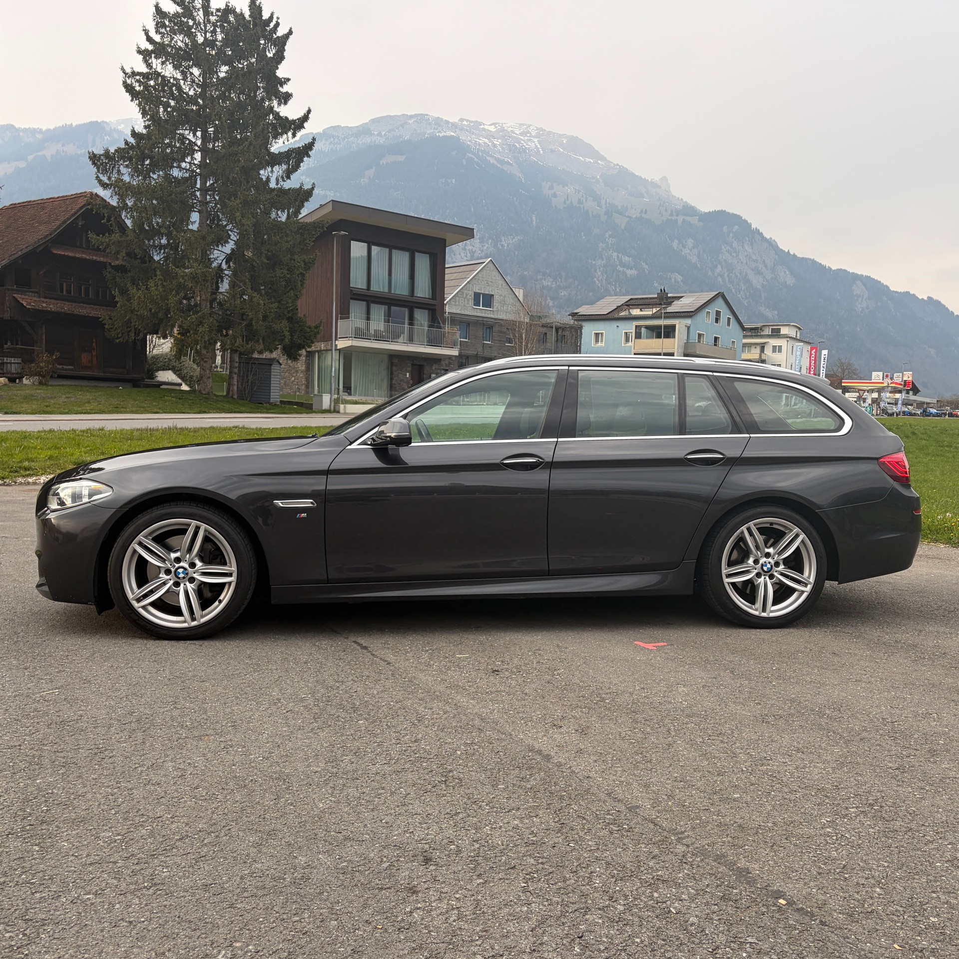 BMW 528i Touring xDrive Steptronic-image-2