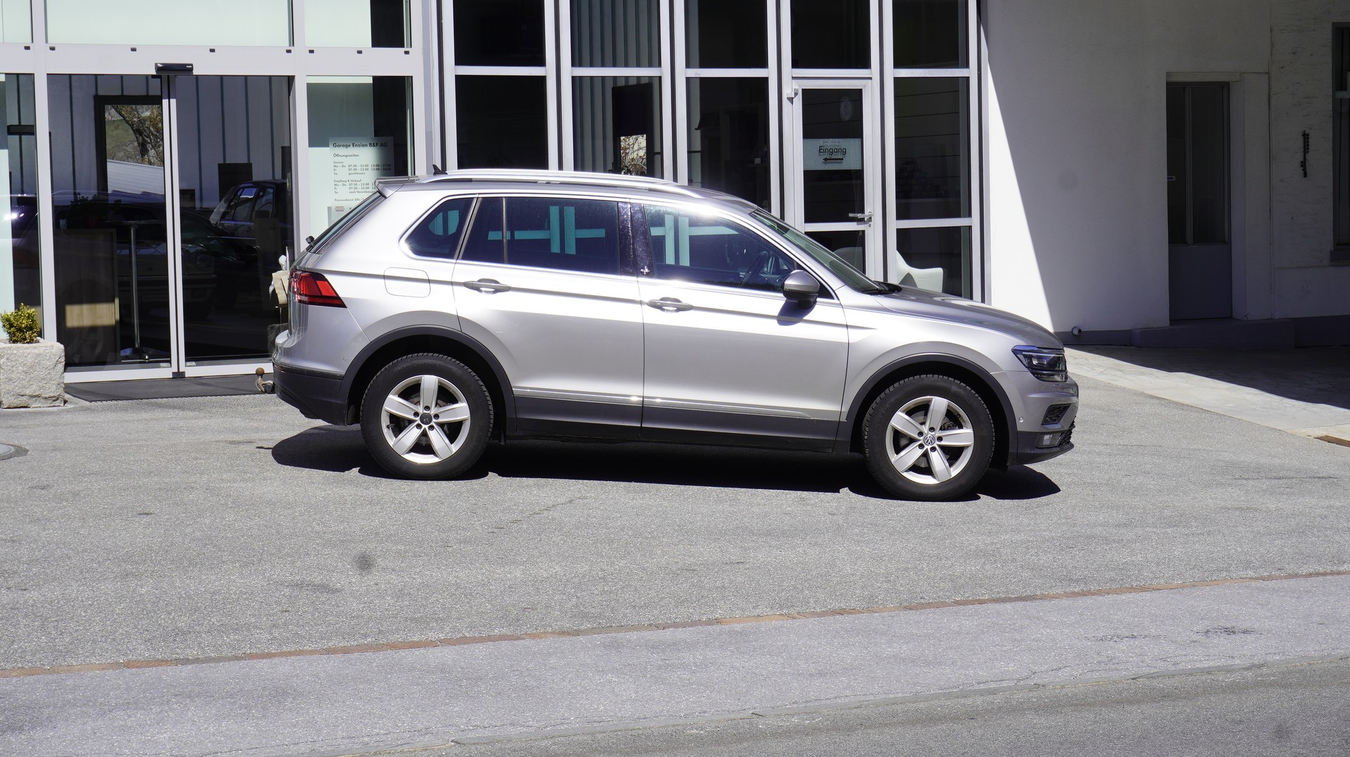 VW Tiguan 2.0 TDI SCR Sound 4Motion DSG-image-6