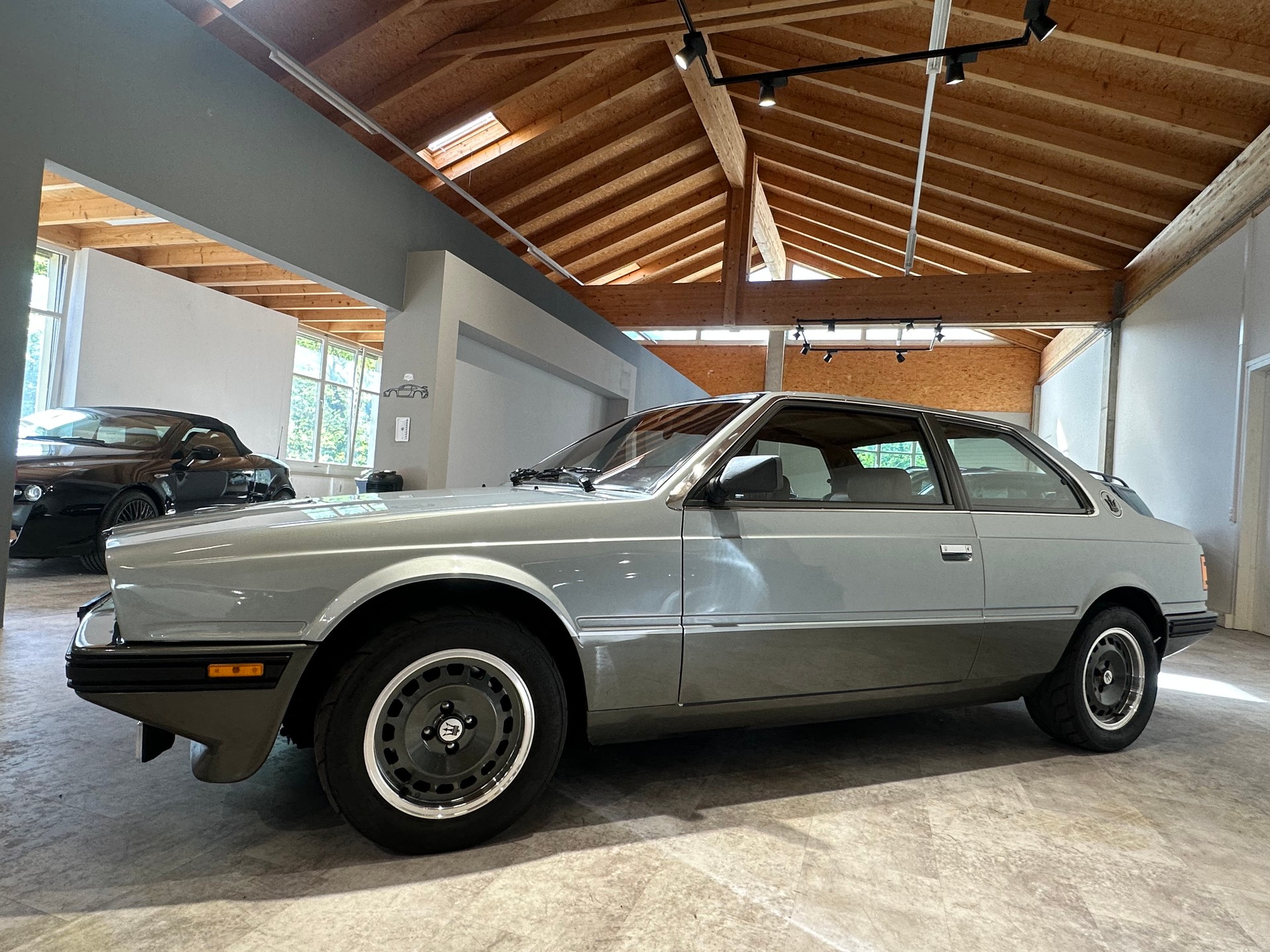 MASERATI Biturbo 2.5 / CH-1. Hand-Fahrzeug / Traumzustand-showroom-element-2