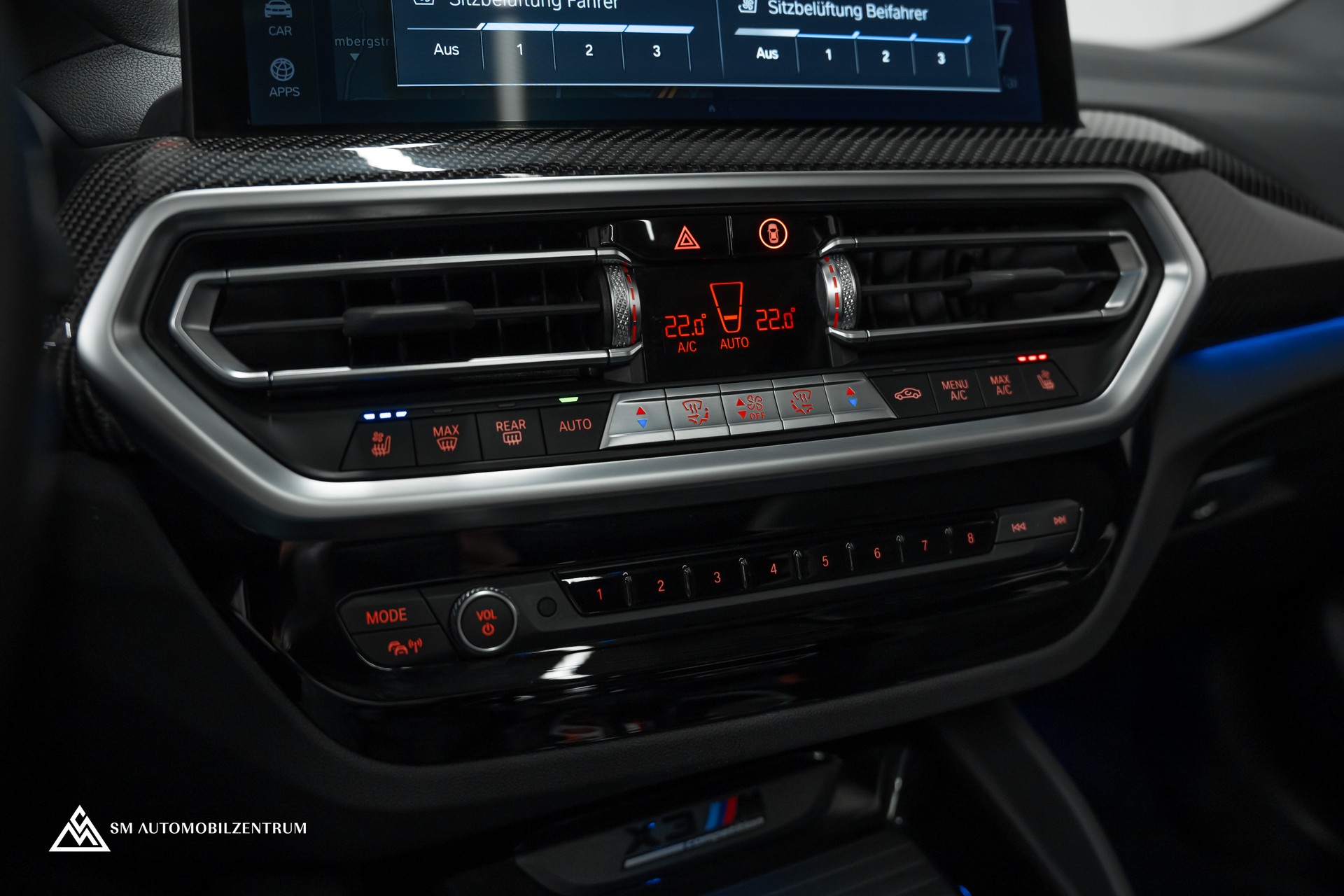 BMW X3 M Competition / Panorama / Laserlight / Carbon Fibre / Sitzbelüftung-image-31