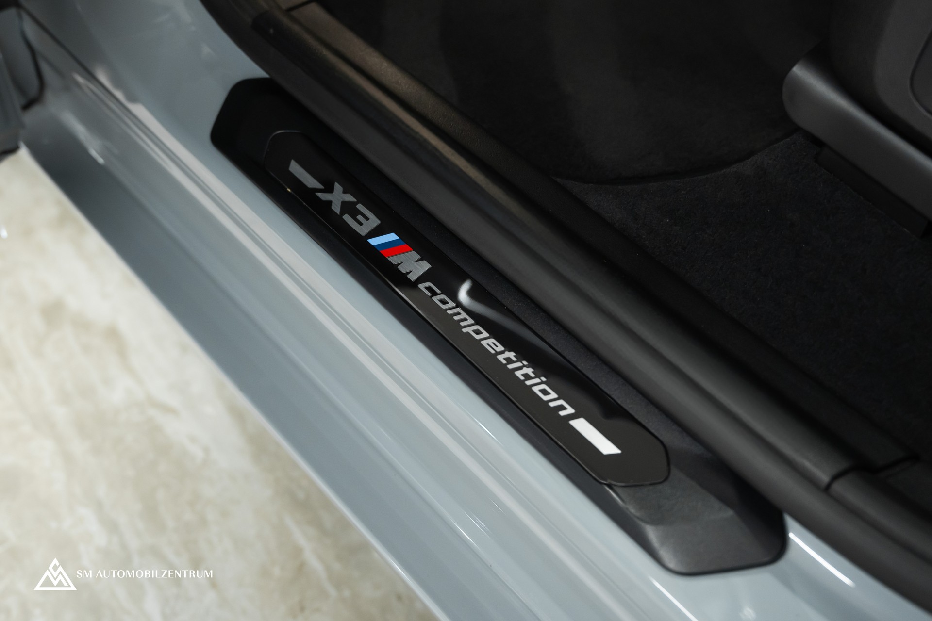 BMW X3 M Competition / Panorama / Laserlight / Carbon Fibre / Sitzbelüftung-image-26