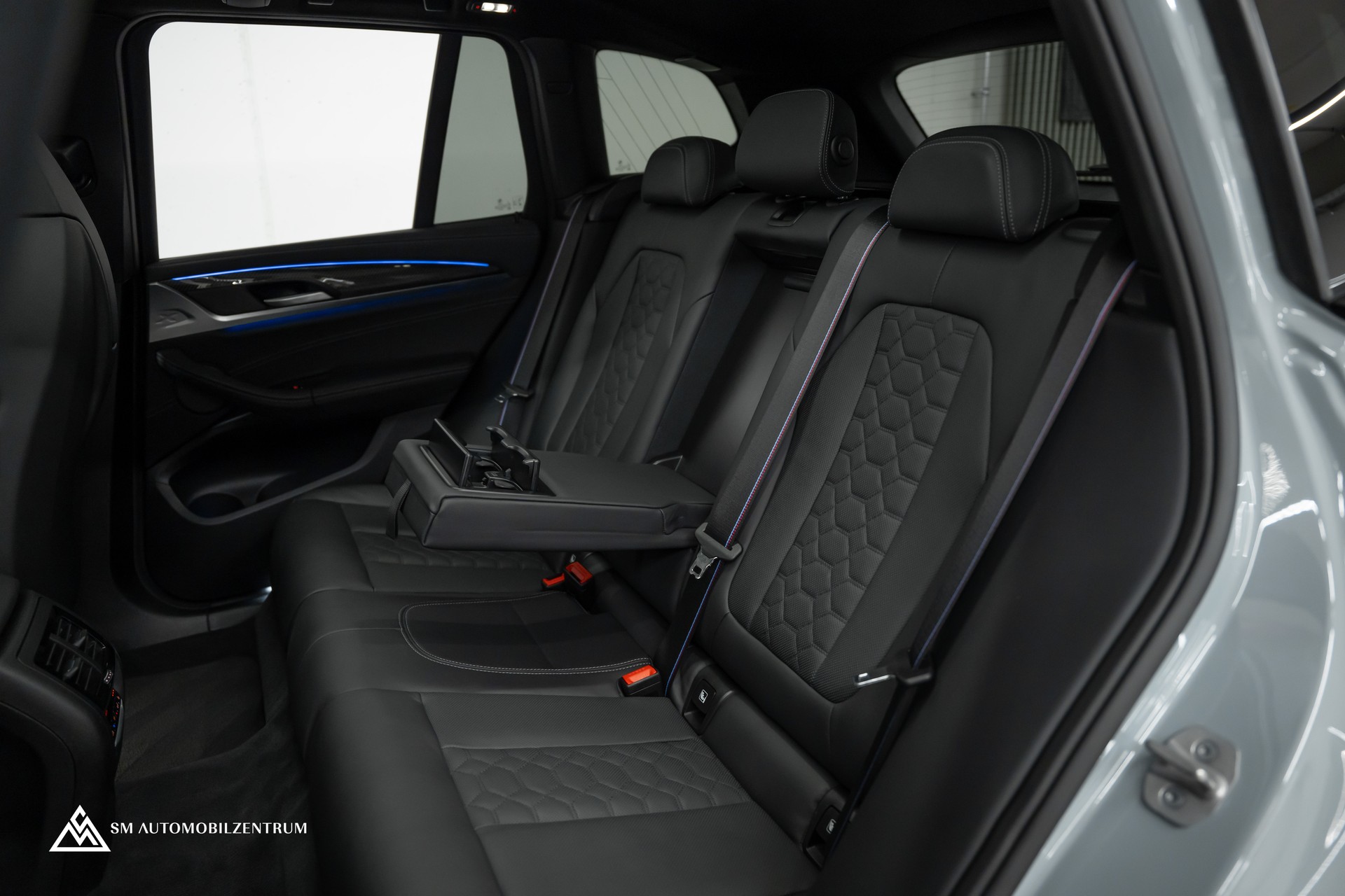 BMW X3 M Competition / Panorama / Laserlight / Carbon Fibre / Sitzbelüftung-image-20