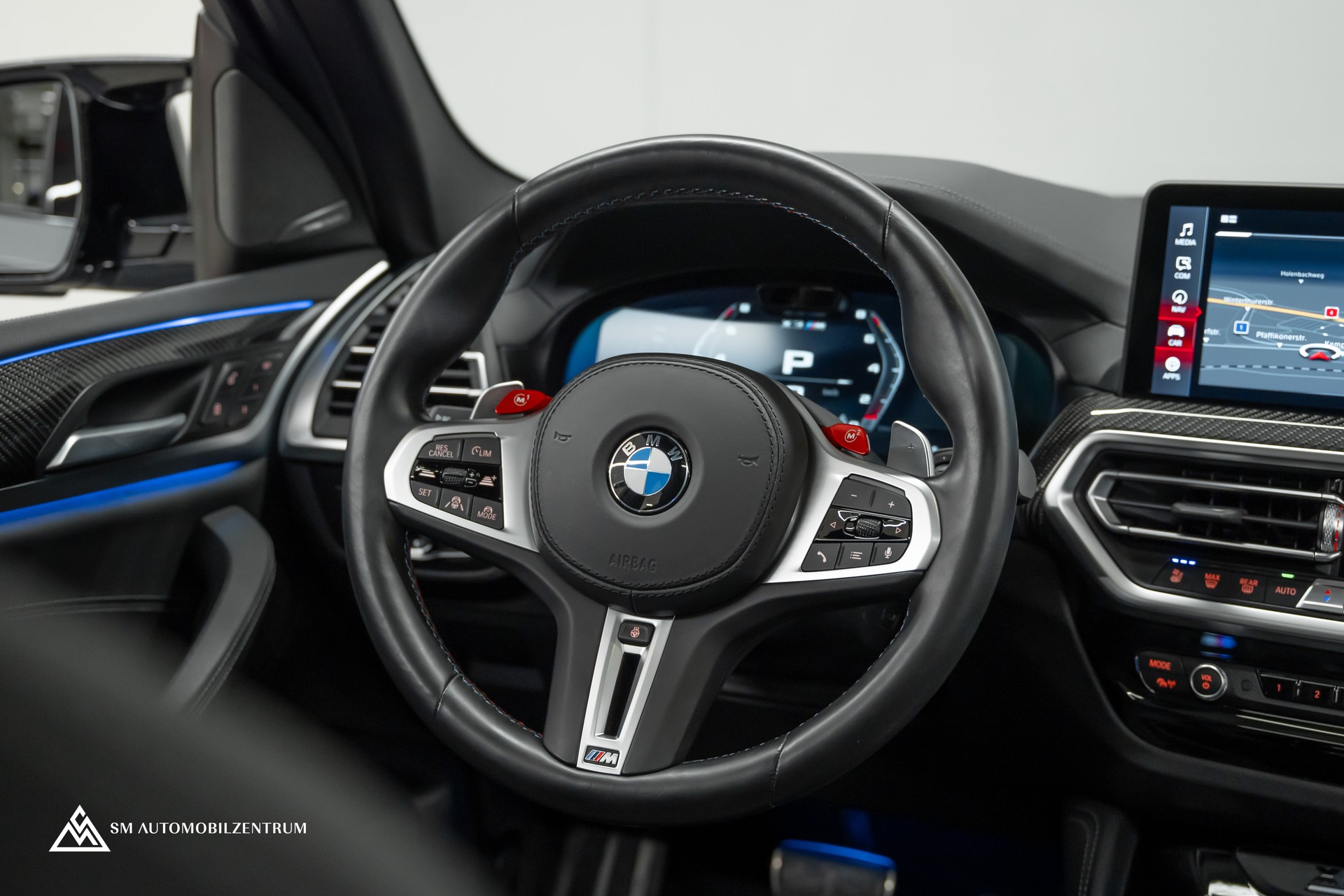 BMW X3 M Competition / Panorama / Laserlight / Carbon Fibre / Sitzbelüftung-image-27