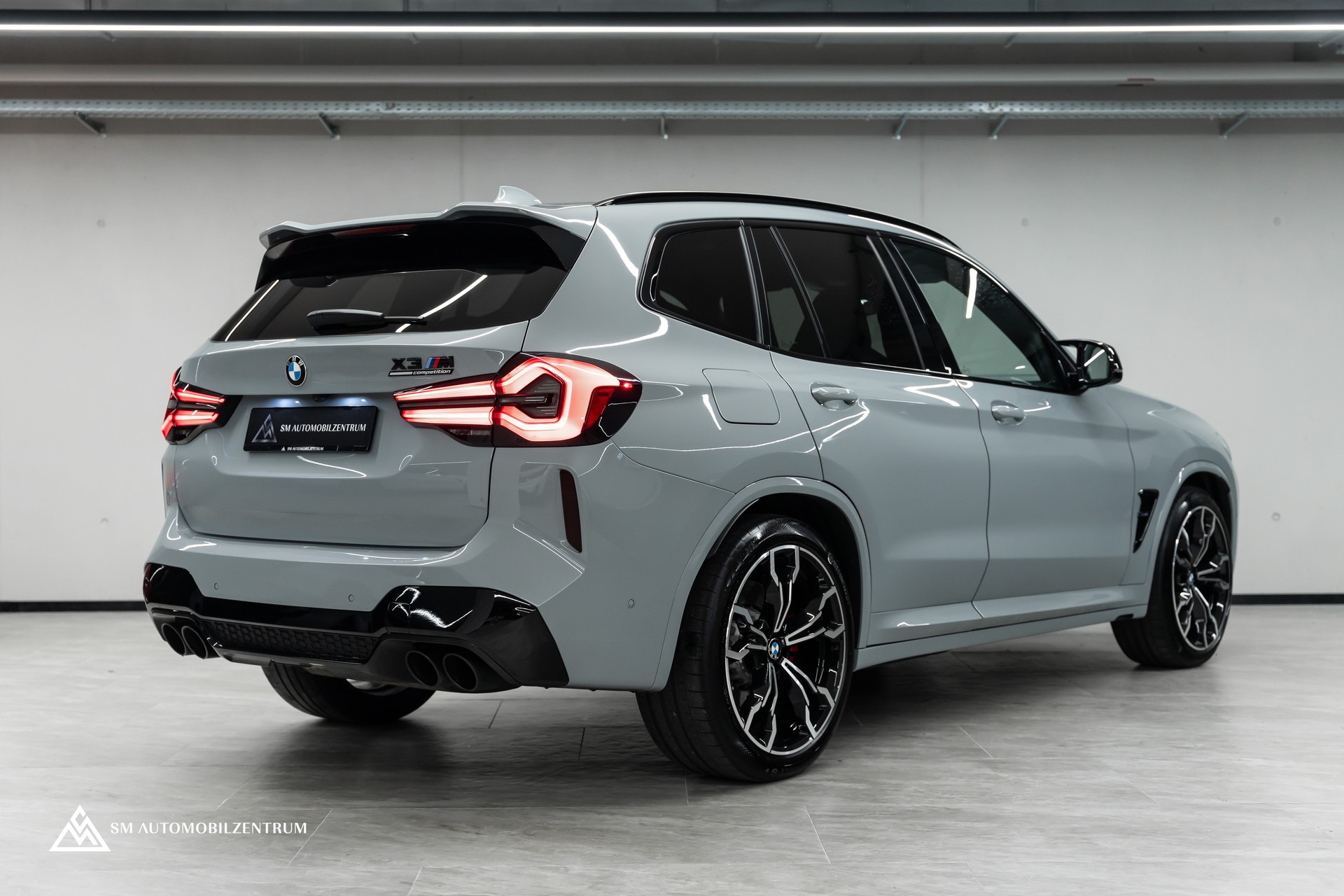 BMW X3 M Competition / Panorama / Laserlight / Carbon Fibre / Sitzbelüftung-image-8