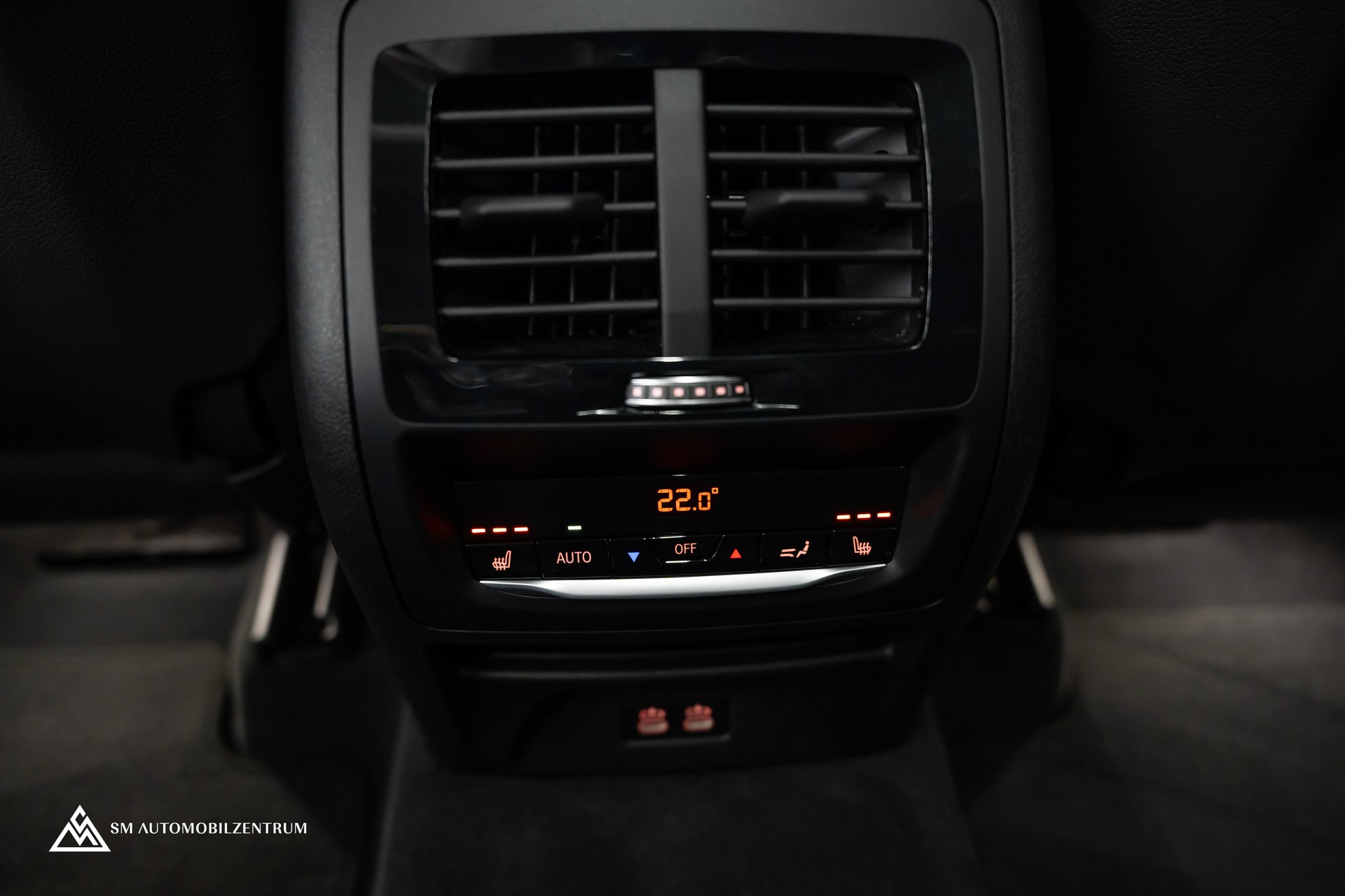 BMW X3 M Competition / Panorama / Laserlight / Carbon Fibre / Sitzbelüftung-image-22