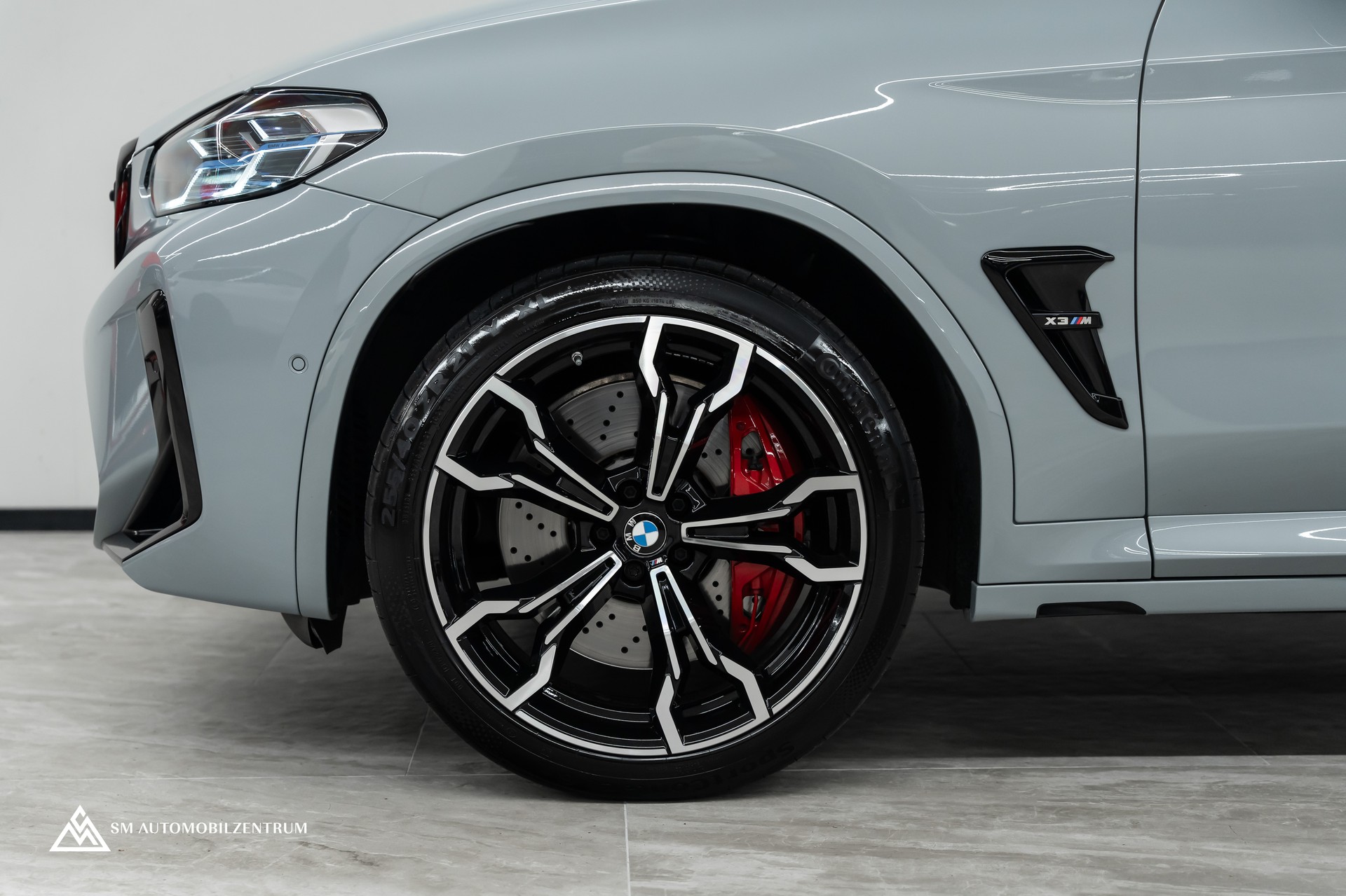 BMW X3 M Competition / Panorama / Laserlight / Carbon Fibre / Sitzbelüftung-image-6