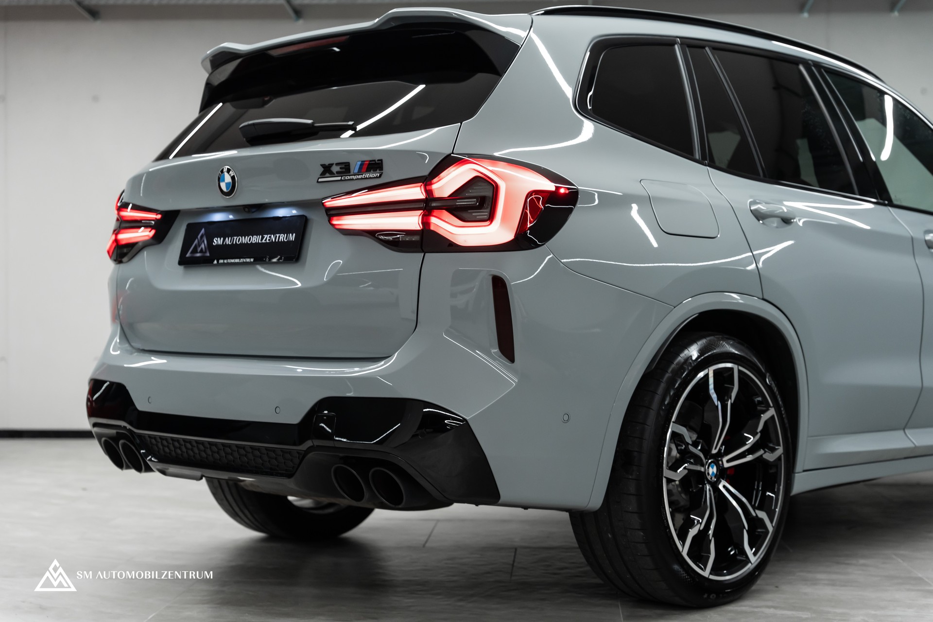 BMW X3 M Competition / Panorama / Laserlight / Carbon Fibre / Sitzbelüftung-image-9