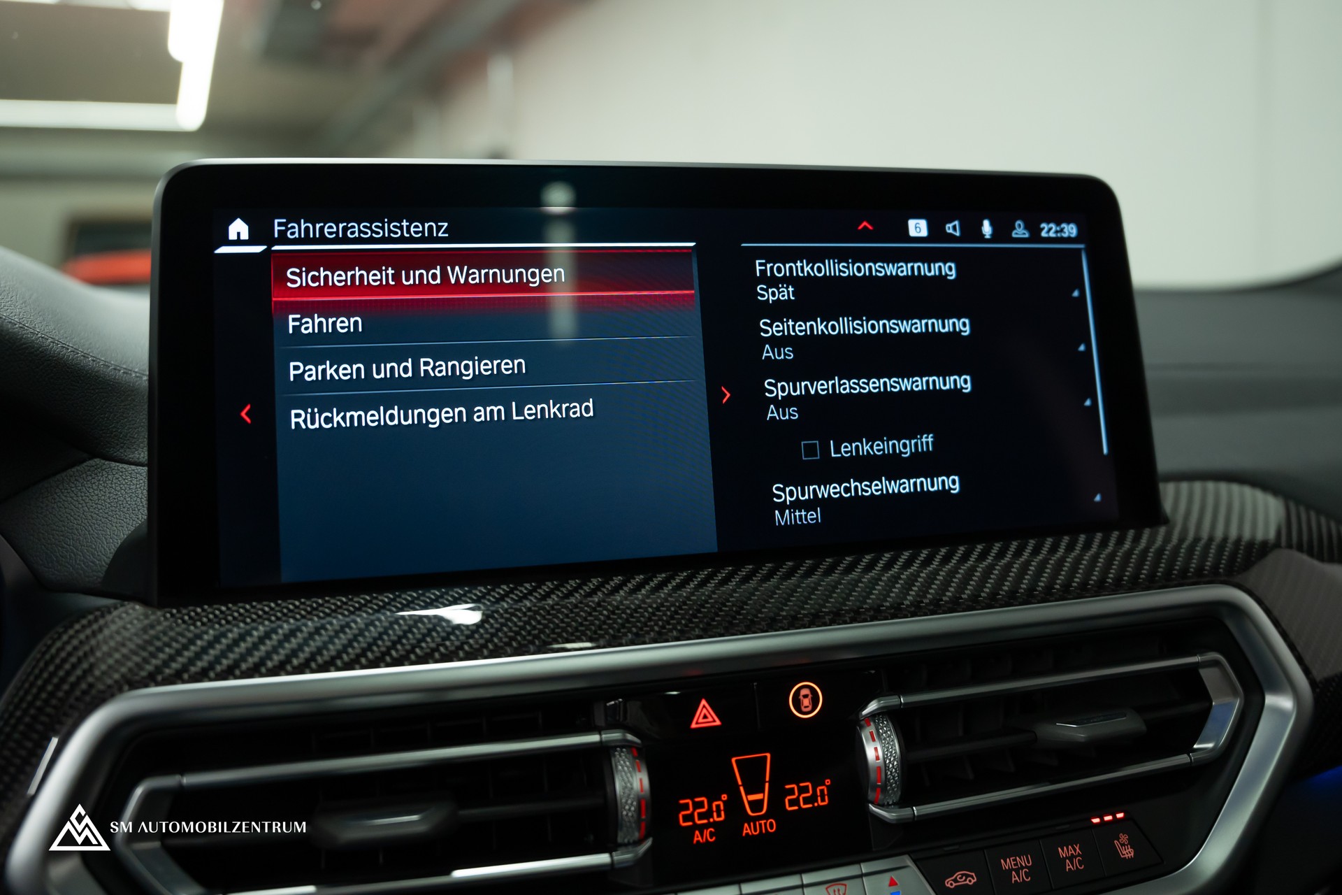 BMW X3 M Competition / Panorama / Laserlight / Carbon Fibre / Sitzbelüftung-image-37