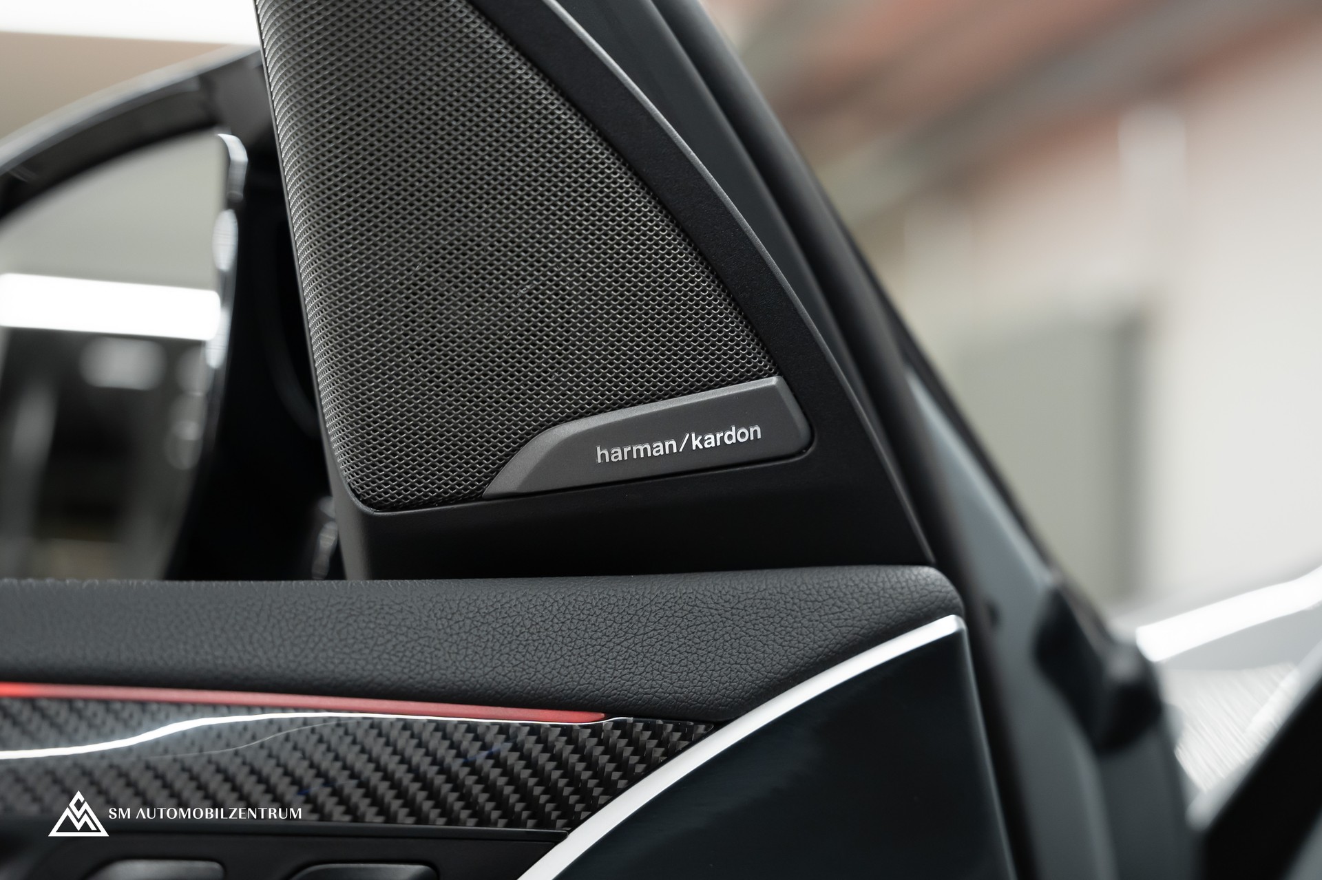 BMW X3 M Competition / Panorama / Laserlight / Carbon Fibre / Sitzbelüftung-image-24