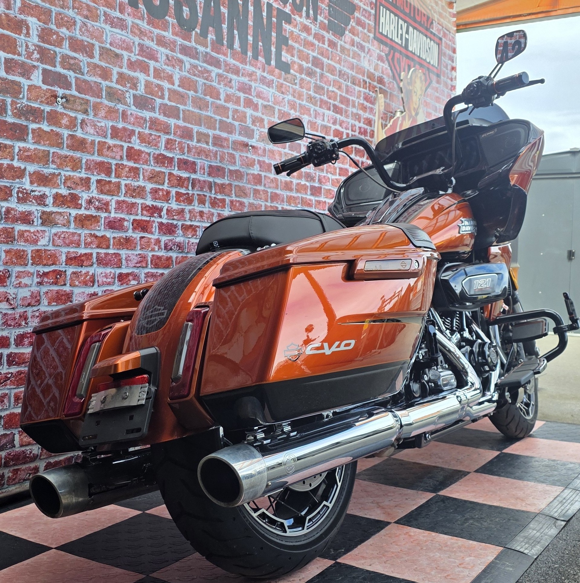 HARLEY-DAVIDSON FLTRXSE Road Glide 121 CVO-image-3