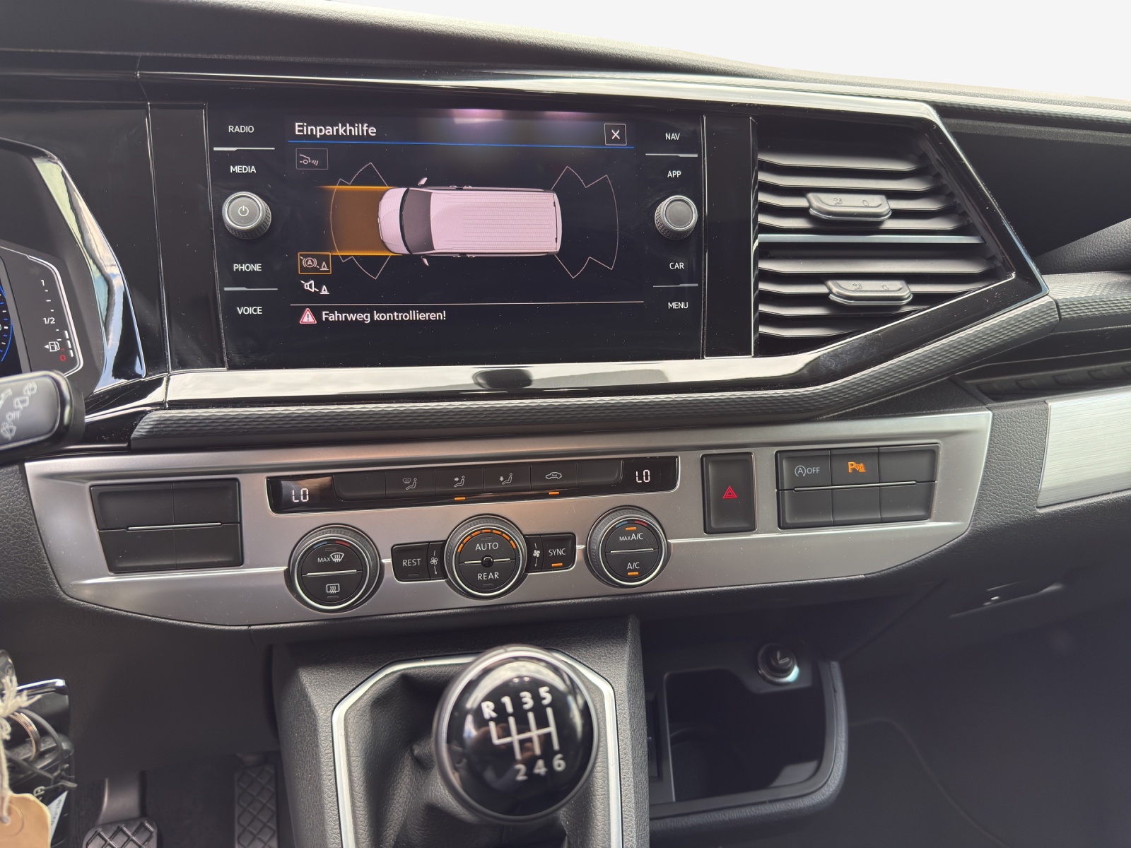 VW T6.1 California 2.0 TDI Beach Liberty-image-10