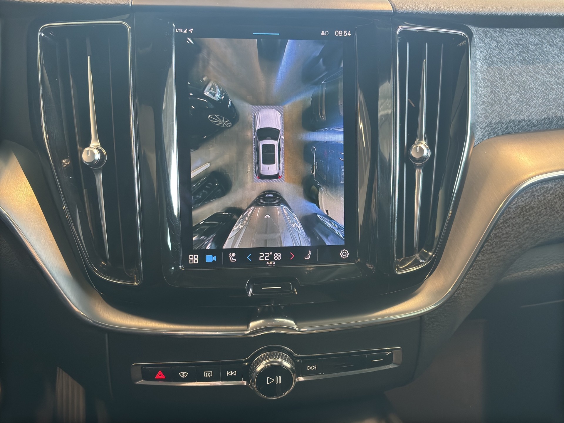 VOLVO XC60 B4 Diesel Mild Hybrid AWD Momentum Geartronic-image-20