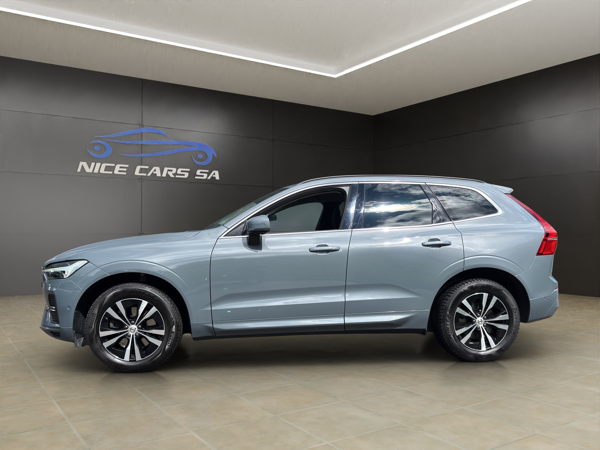 VOLVO XC60 B4 Diesel Mild Hybrid AWD Momentum Geartronic-image-4