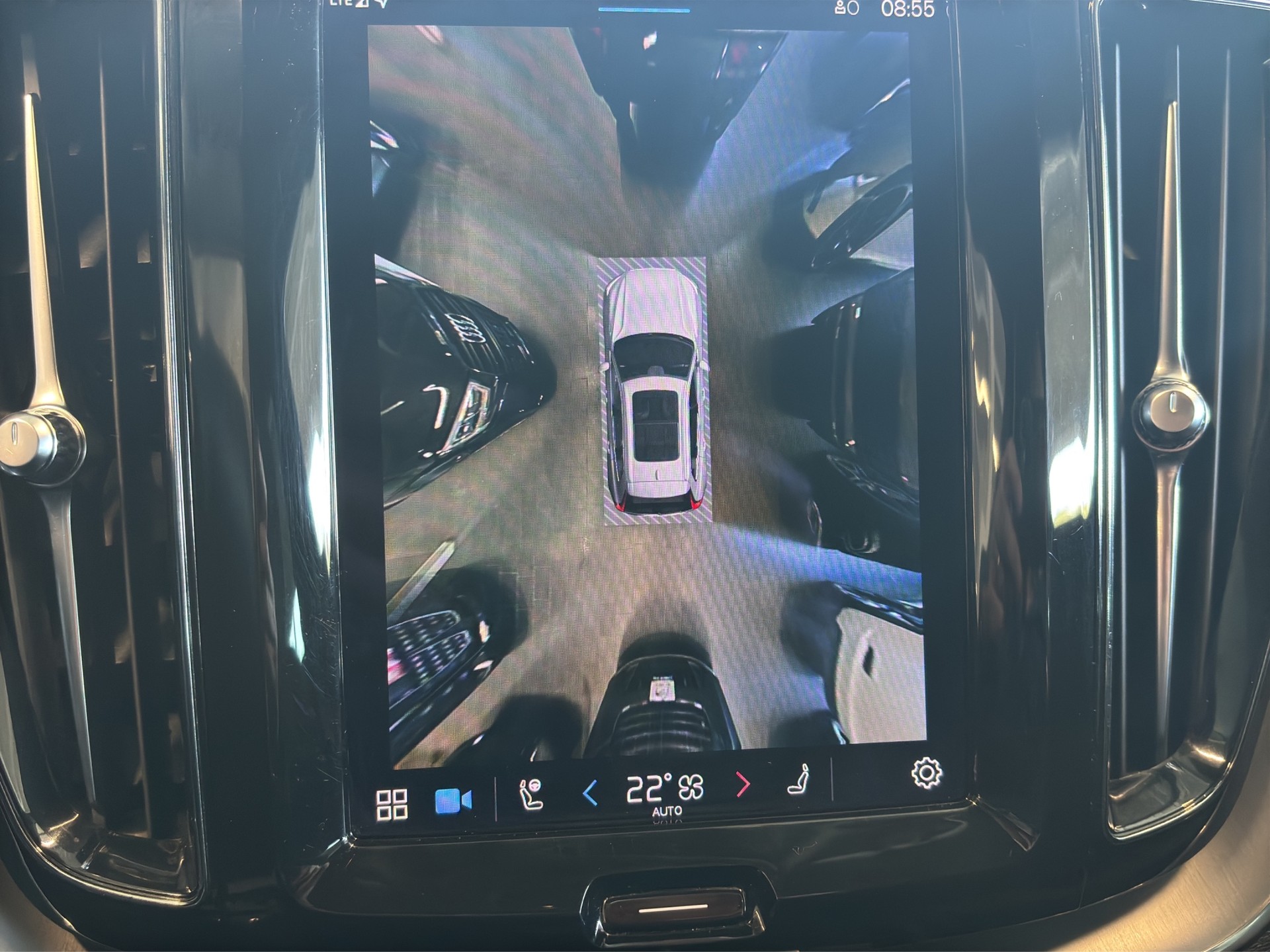 VOLVO XC60 B4 Diesel Mild Hybrid AWD Momentum Geartronic-image-27