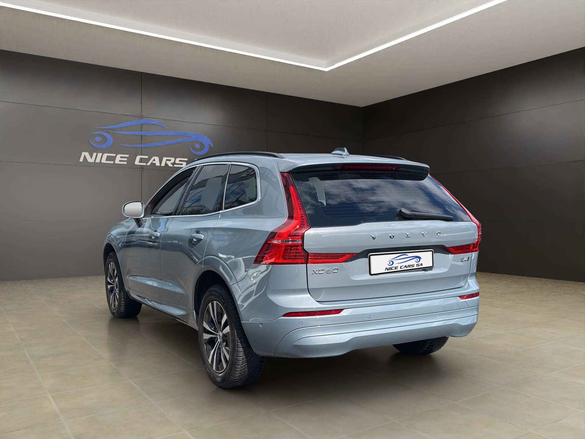 VOLVO XC60 B4 Diesel Mild Hybrid AWD Momentum Geartronic-image-6