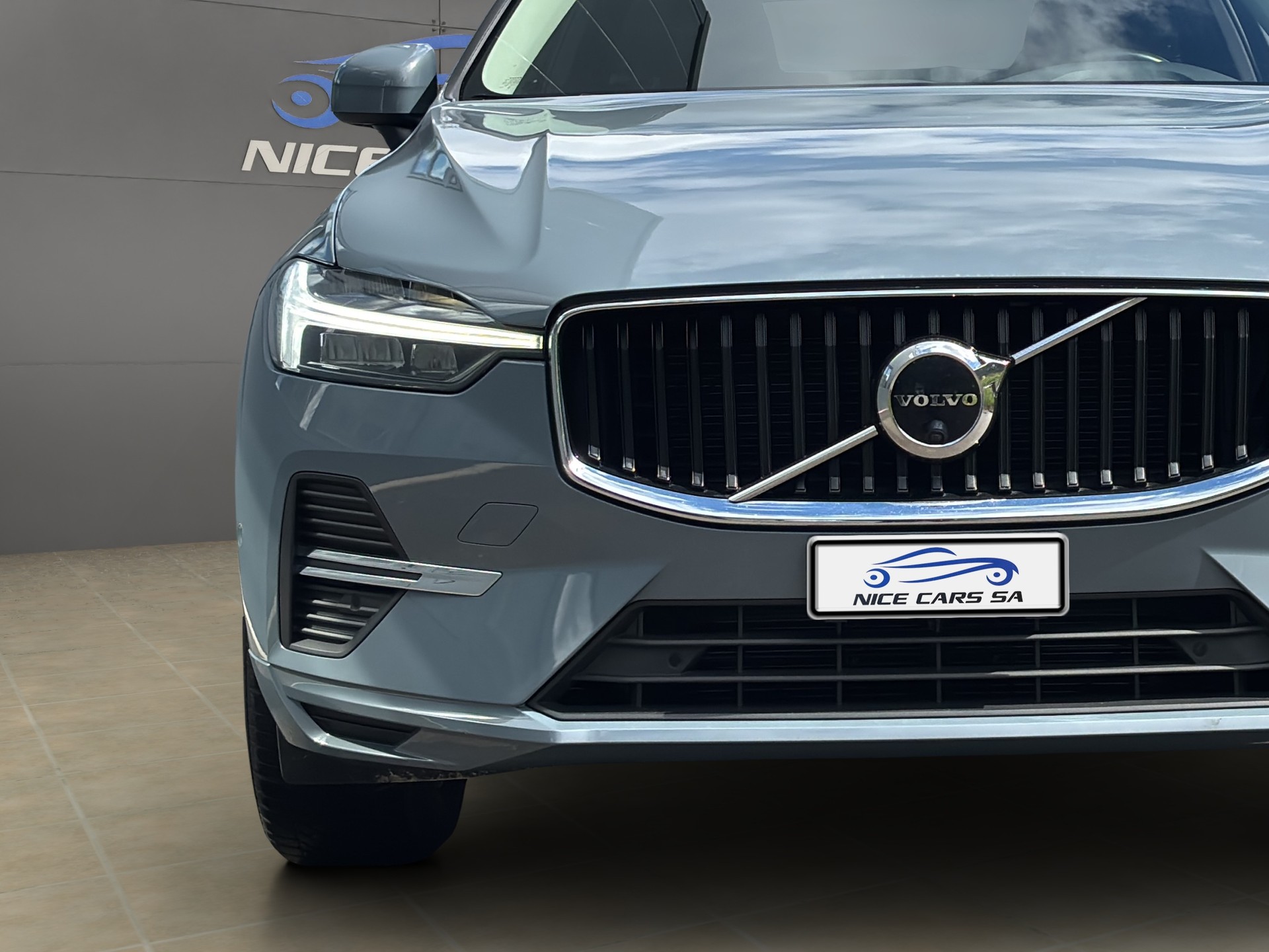 VOLVO XC60 B4 Diesel Mild Hybrid AWD Momentum Geartronic-image-10